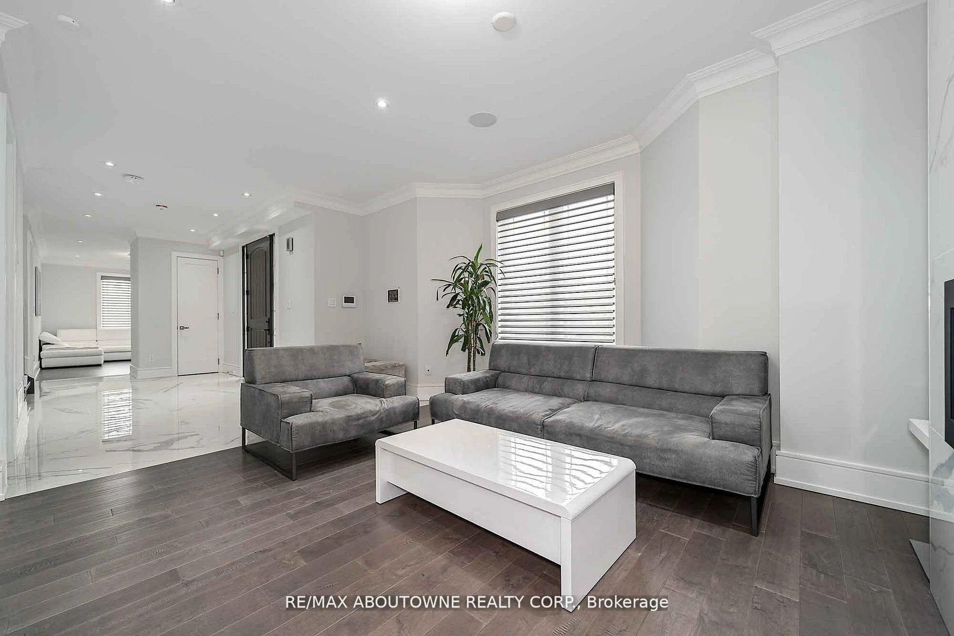 Photo 21 of 408 Seabourne Drive, Oakville, West — HOMEH