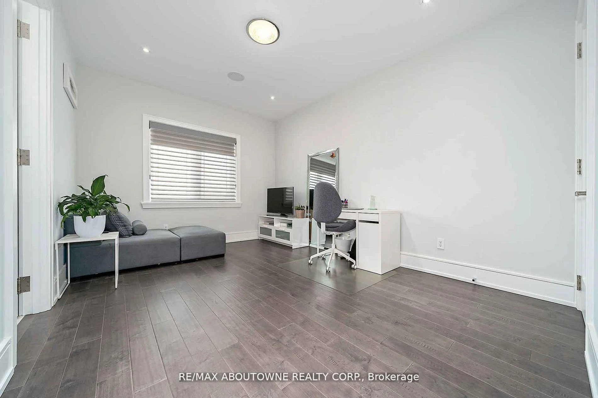 Photo 31 of 408 Seabourne Drive, Oakville, West — HOMEH