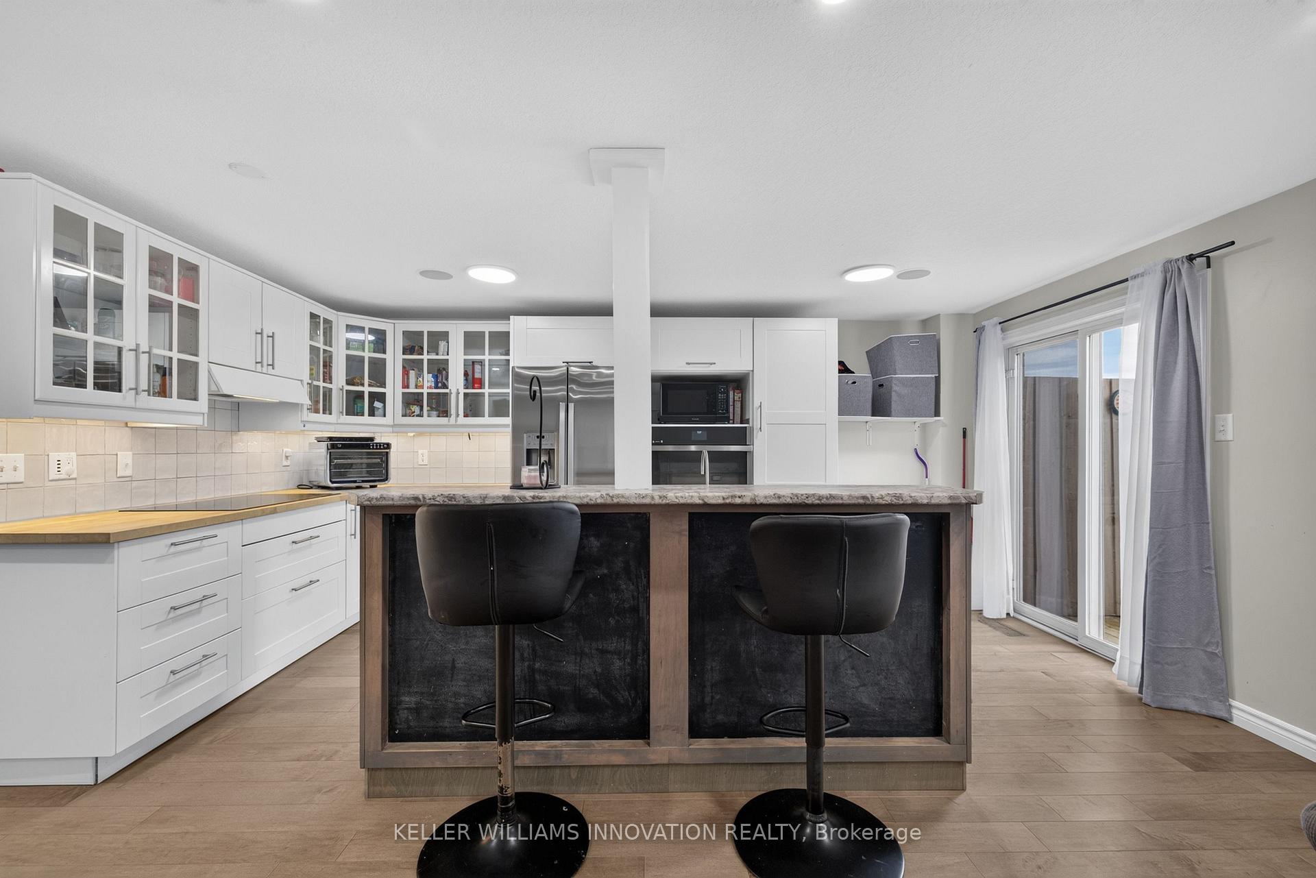 Photo 8 of 73 Hewitt Lane, Guelph, Willow West/Sugarbush/West Acres — HOMEH