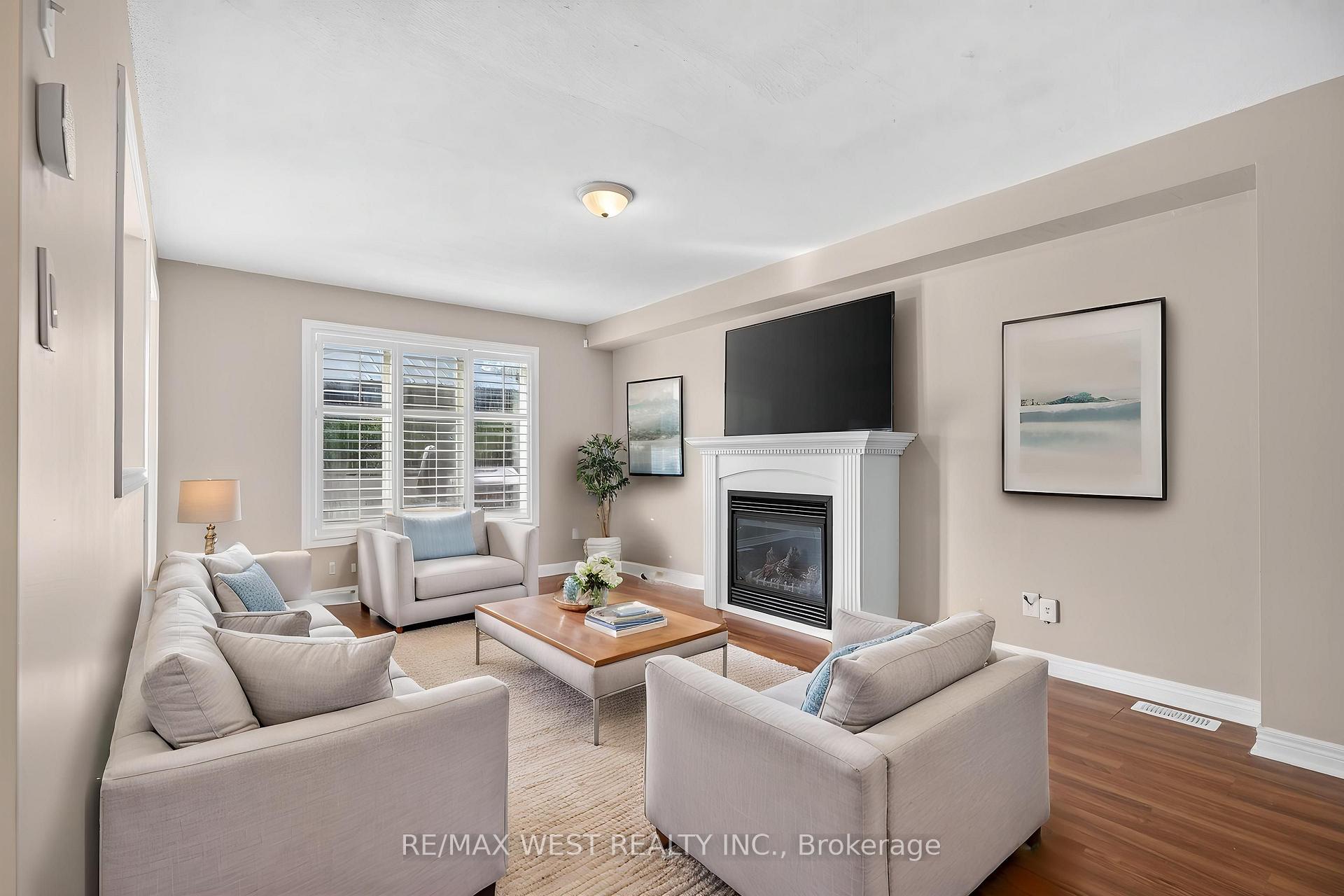 Photo 2 of 72 Etherington Crescent, Hamilton, Binbrook — HOMEH