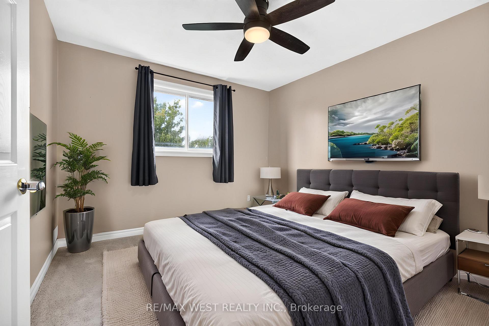 Photo 11 of 72 Etherington Crescent, Hamilton, Binbrook — HOMEH