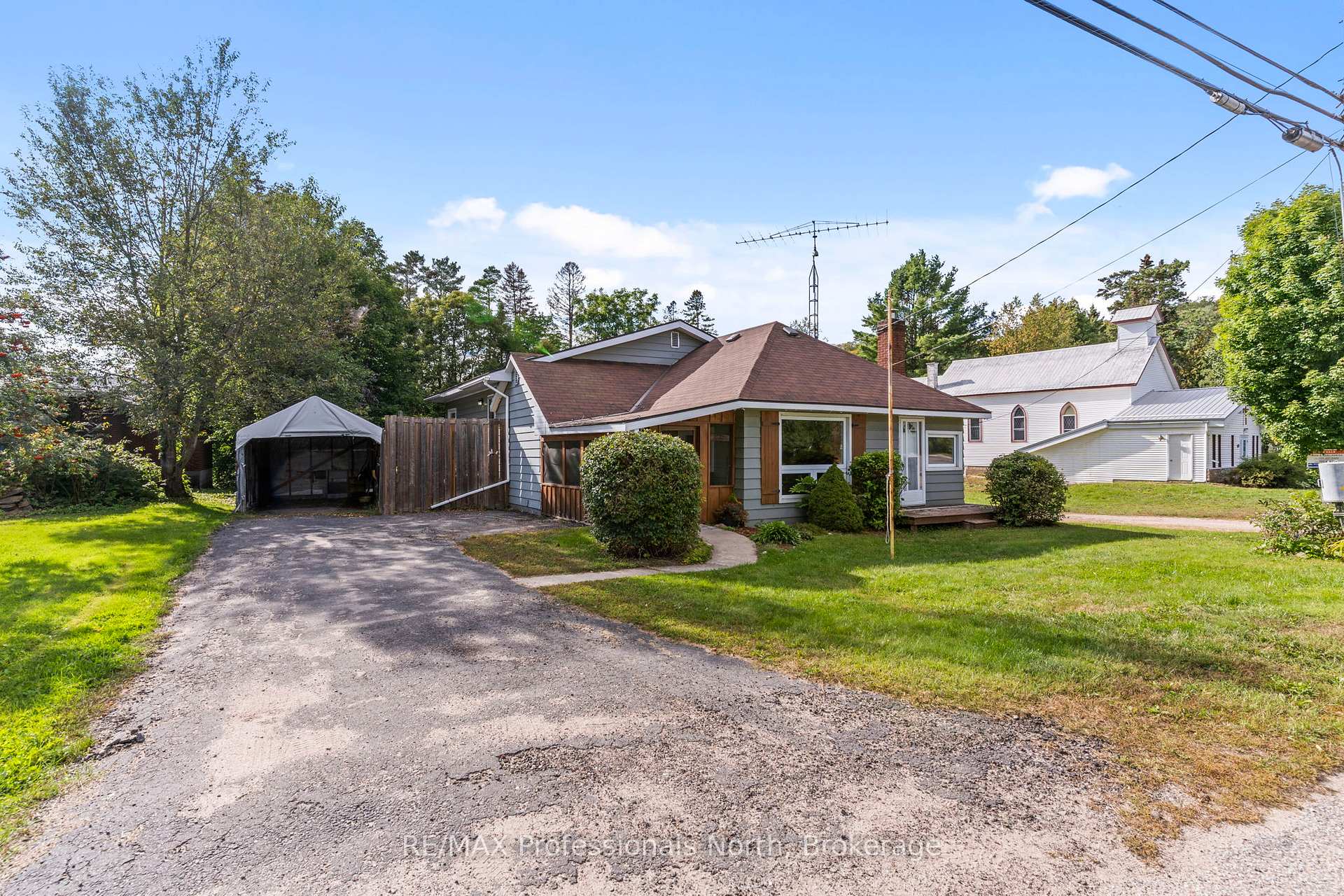 Photo 2 of 2315 Loop Road, Highlands East, Monmouth — HOMEH