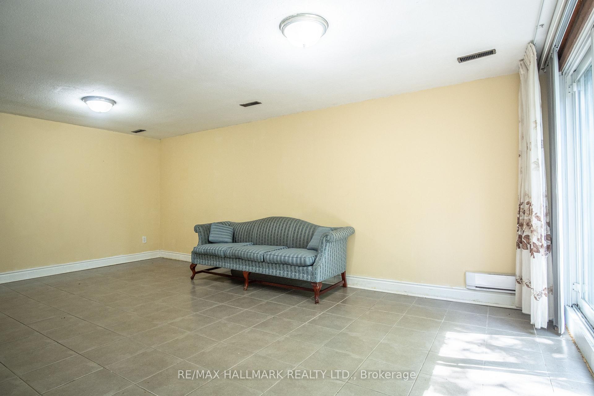 Photo 6 of Unit Basement, 399 Lawrence Avenue W, Toronto, Bedford Park-Nortown — HOMEH