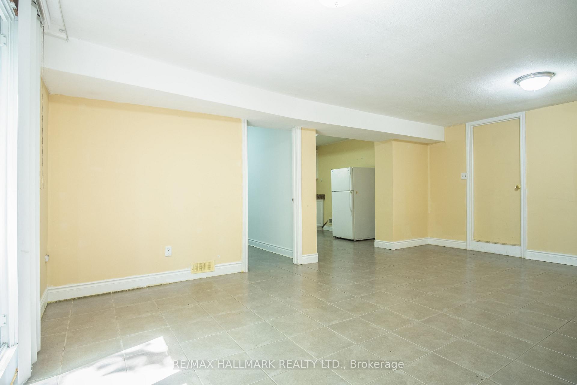 Photo 9 of Unit Basement, 399 Lawrence Avenue W, Toronto, Bedford Park-Nortown — HOMEH