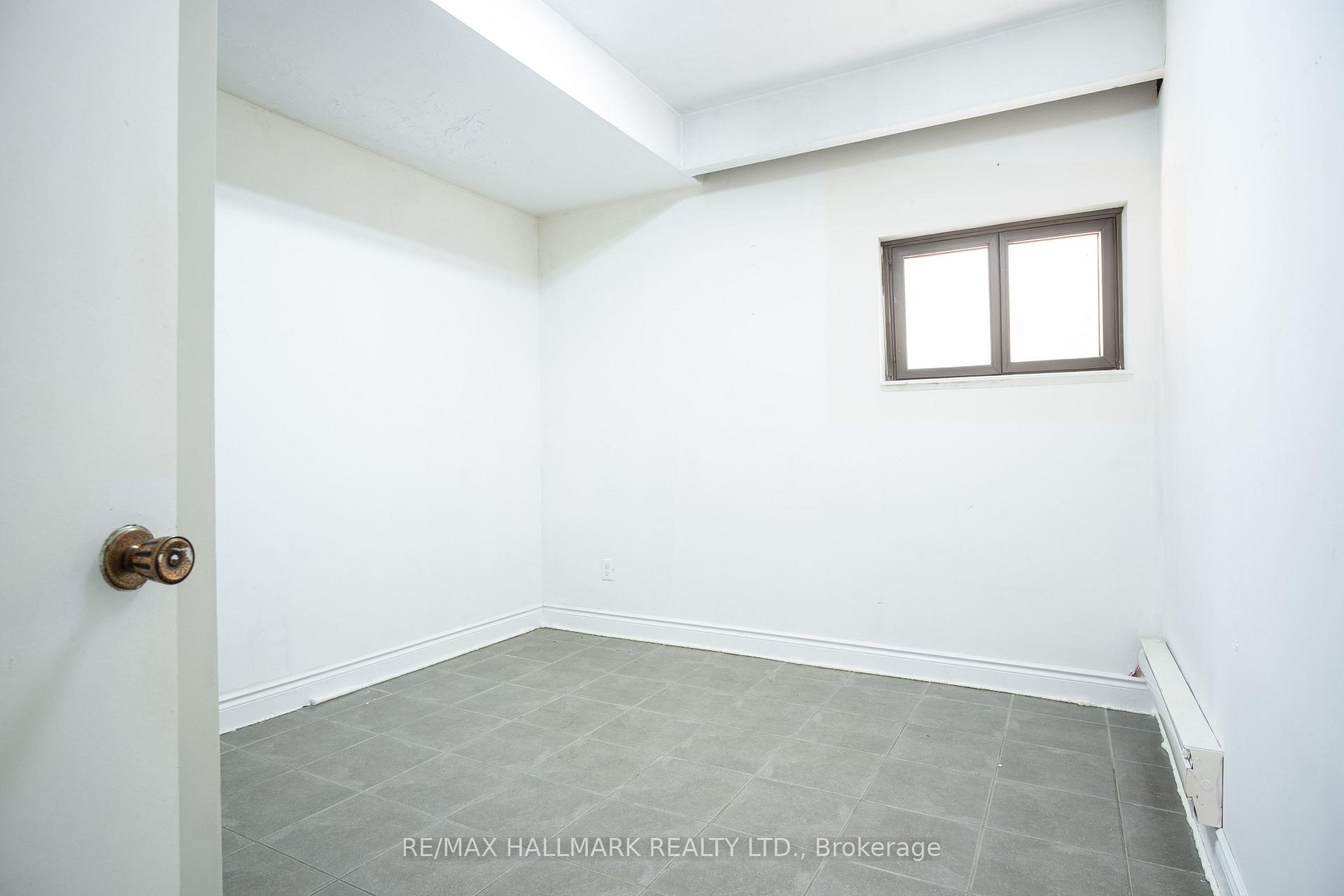 Photo 12 of Unit Basement, 399 Lawrence Avenue W, Toronto, Bedford Park-Nortown — HOMEH