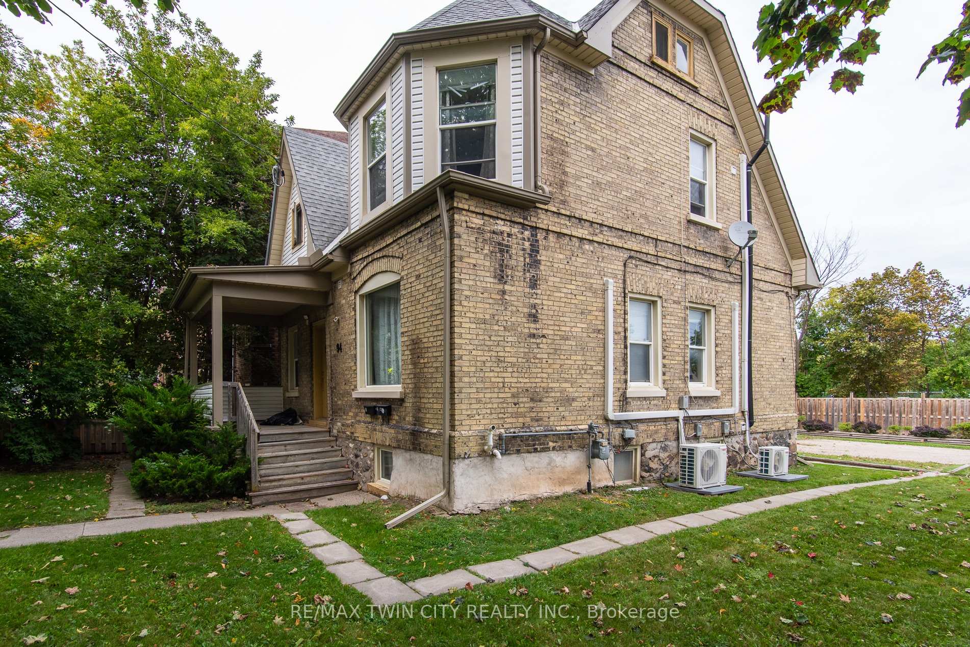 Photo 2 of 94 Margaret Avenue, Kitchener, Mount Hope Huron Park — HOMEH