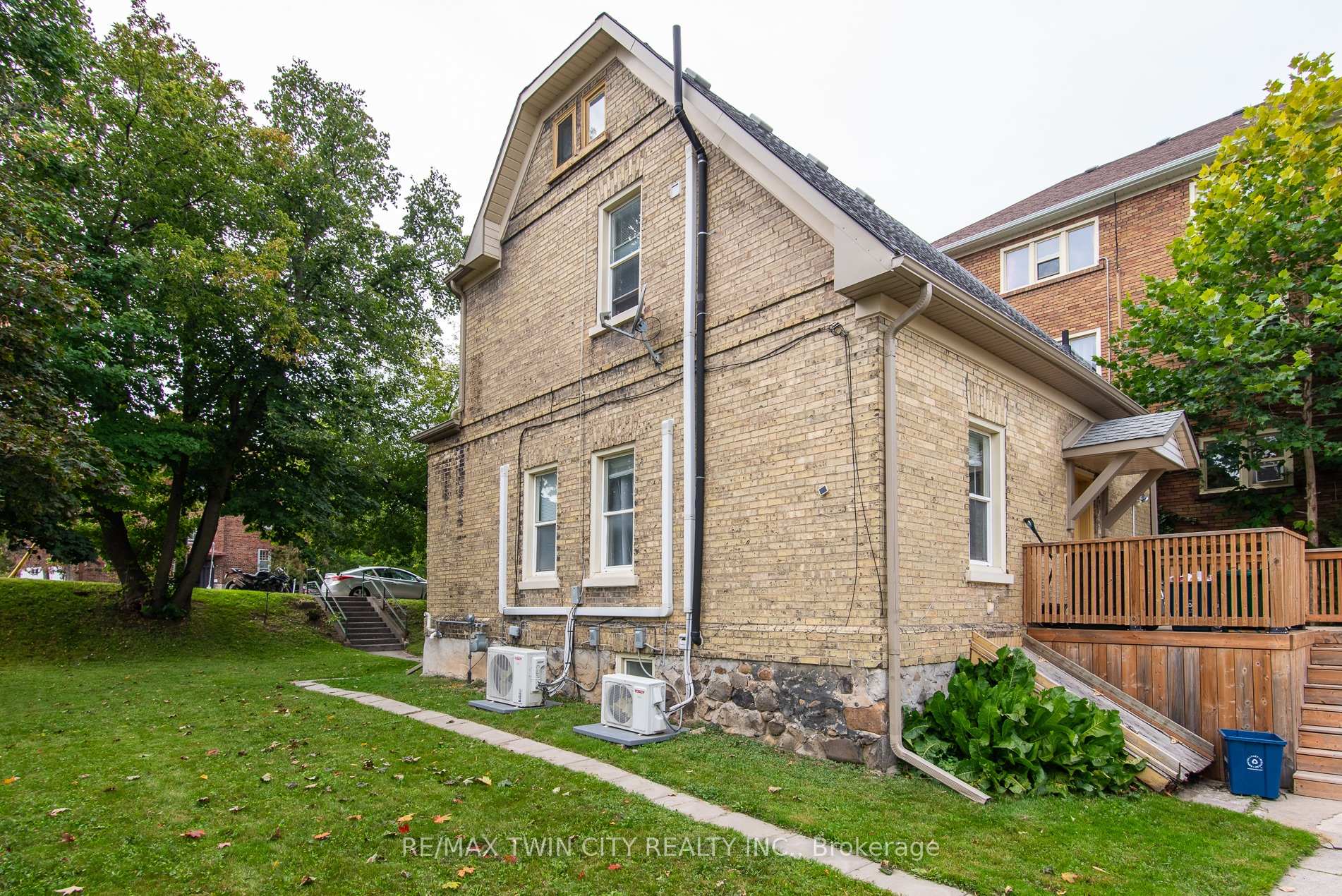 Photo 8 of 94 Margaret Avenue, Kitchener, Mount Hope Huron Park — HOMEH