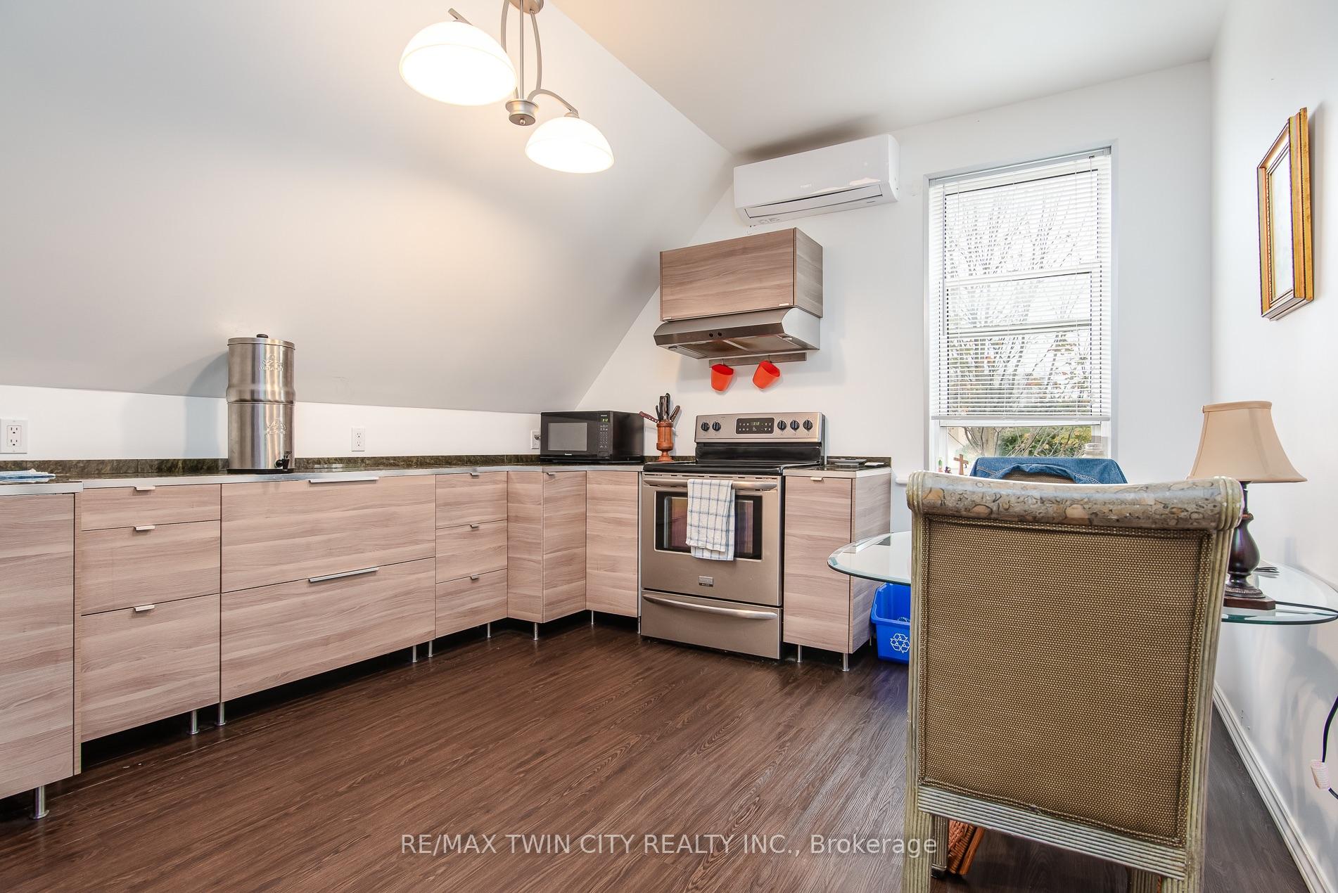 Photo 25 of 94 Margaret Avenue, Kitchener, Mount Hope Huron Park — HOMEH