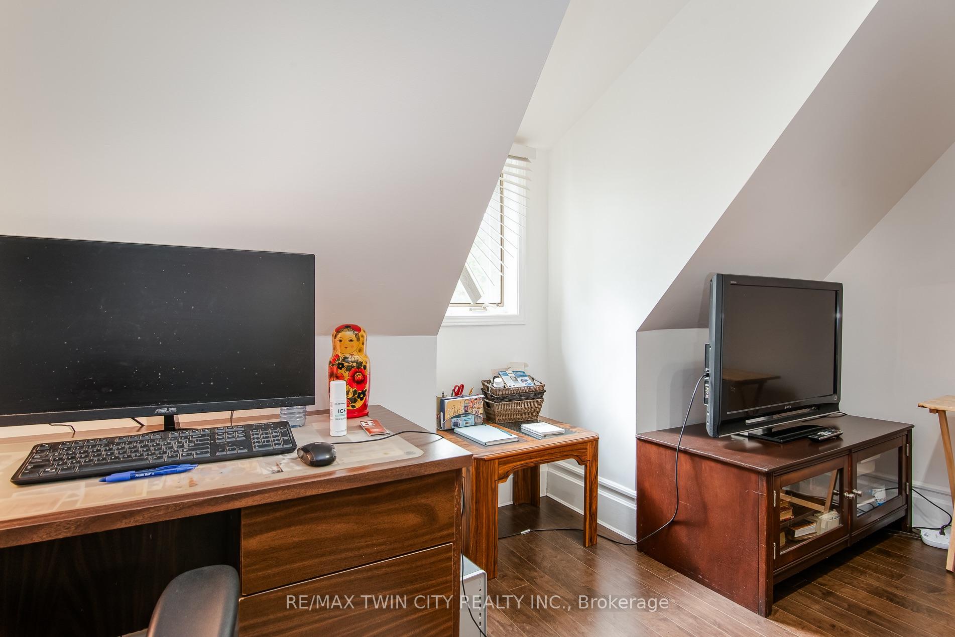 Photo 35 of 94 Margaret Avenue, Kitchener, Mount Hope Huron Park — HOMEH