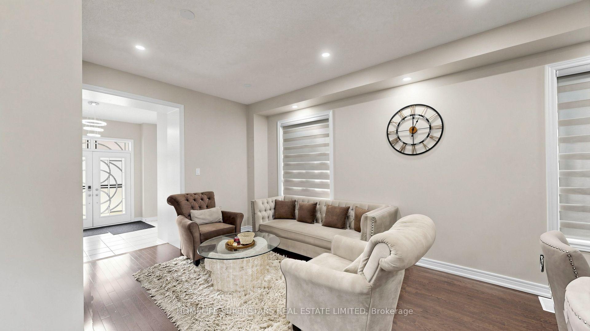 Photo 6 of 18 Oconnor Crescent, Brampton, Northwest Brampton — HOMEH