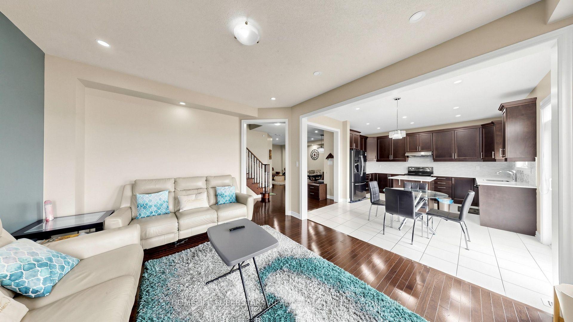 Photo 11 of 18 Oconnor Crescent, Brampton, Northwest Brampton — HOMEH