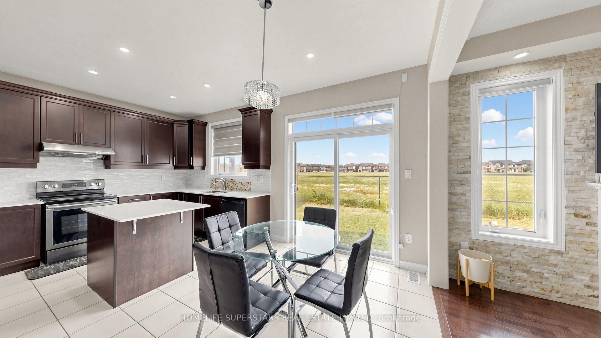 Photo 14 of 18 Oconnor Crescent, Brampton, Northwest Brampton — HOMEH