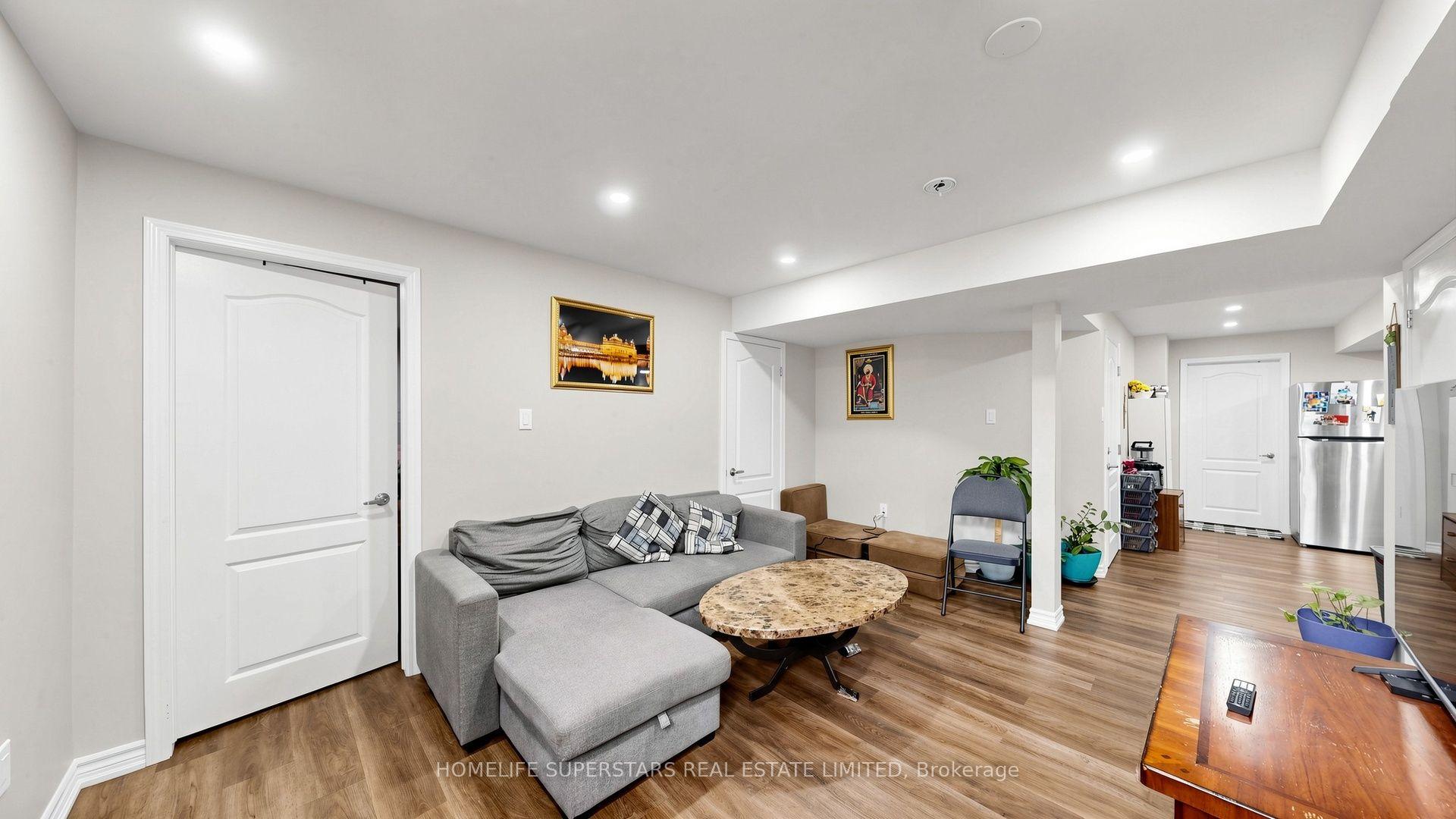 Photo 37 of 18 Oconnor Crescent, Brampton, Northwest Brampton — HOMEH