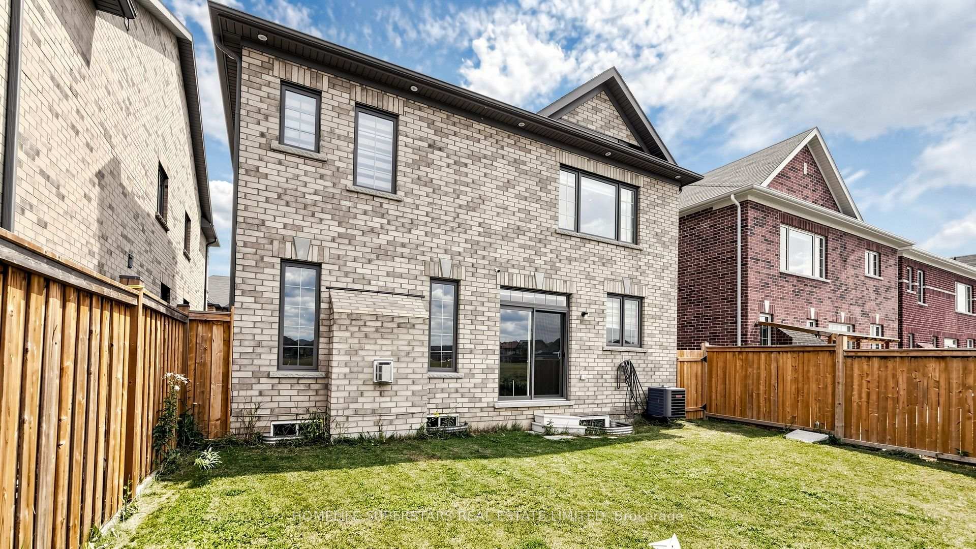 Photo 41 of 18 Oconnor Crescent, Brampton, Northwest Brampton — HOMEH