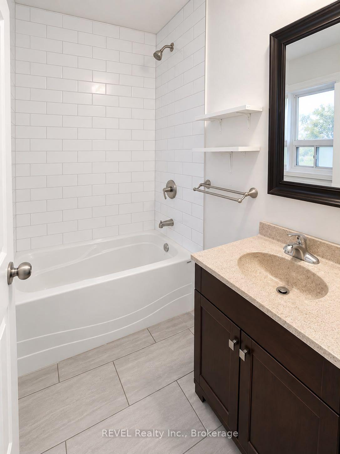 Photo 4 of Unit 1, 5459 Ontario Avenue, Niagara Falls, Downtown — HOMEH