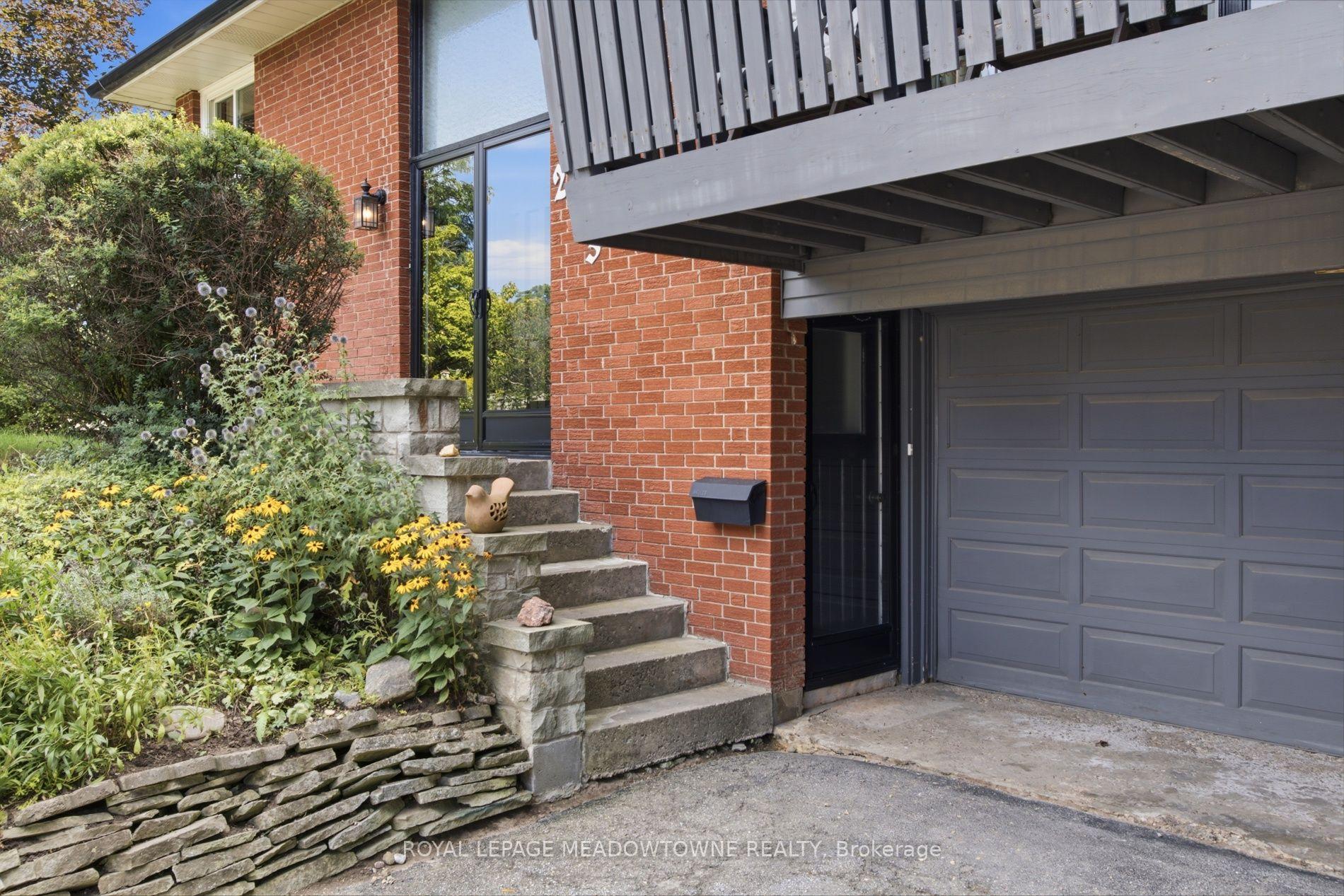 Photo 5 of 273 Maple Avenue, Halton Hills, Georgetown — HOMEH