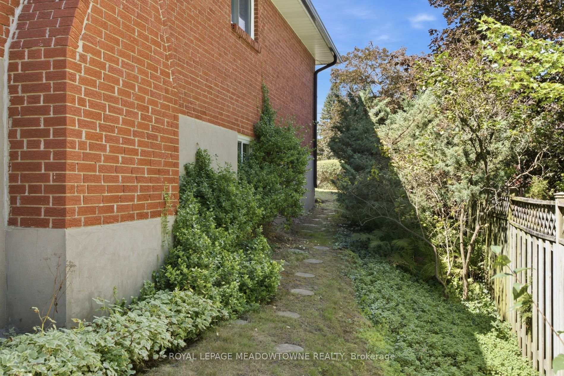 Photo 42 of 273 Maple Avenue, Halton Hills, Georgetown — HOMEH