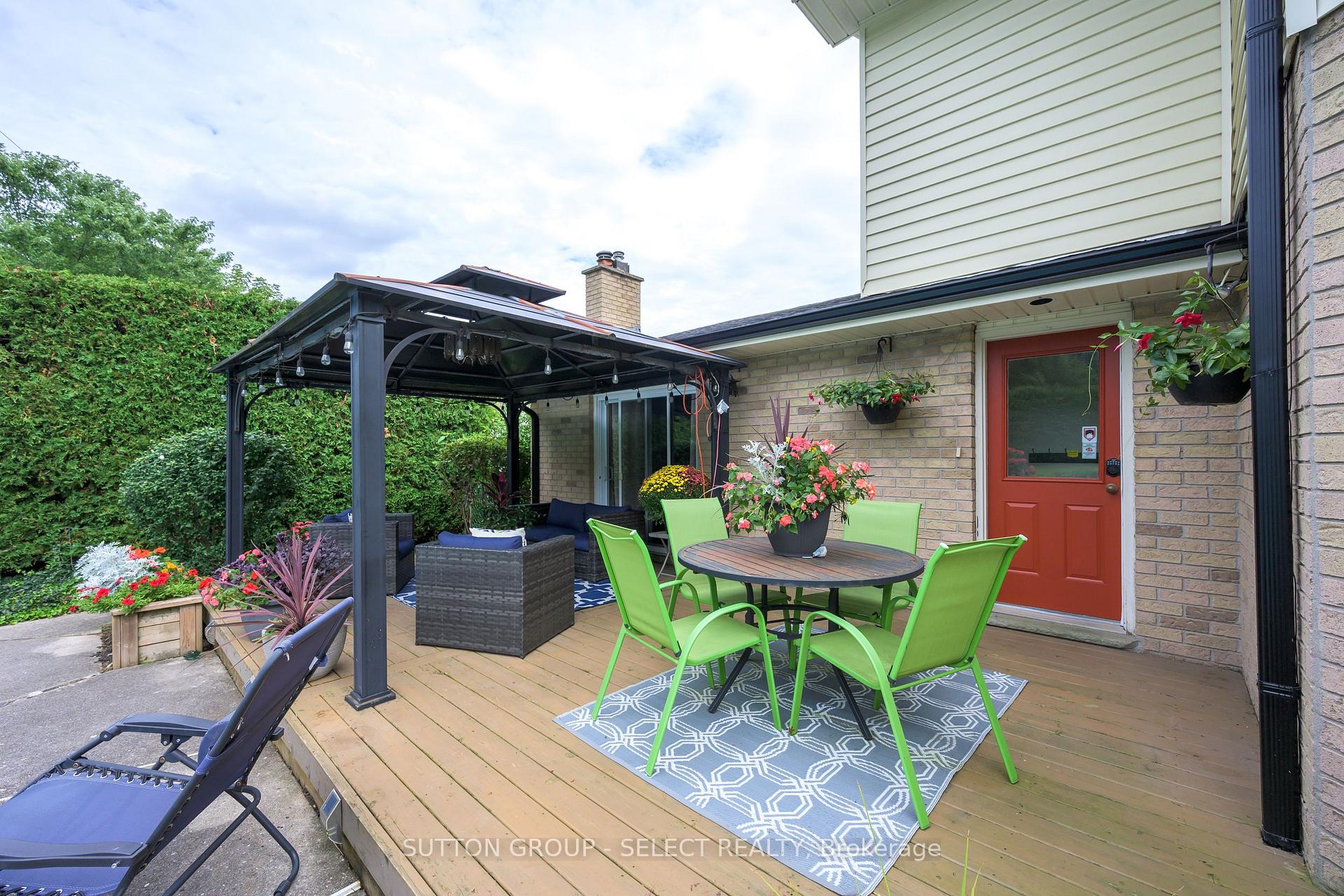 Photo 7 of 384 Eastcastle Place, London, North K — HOMEH