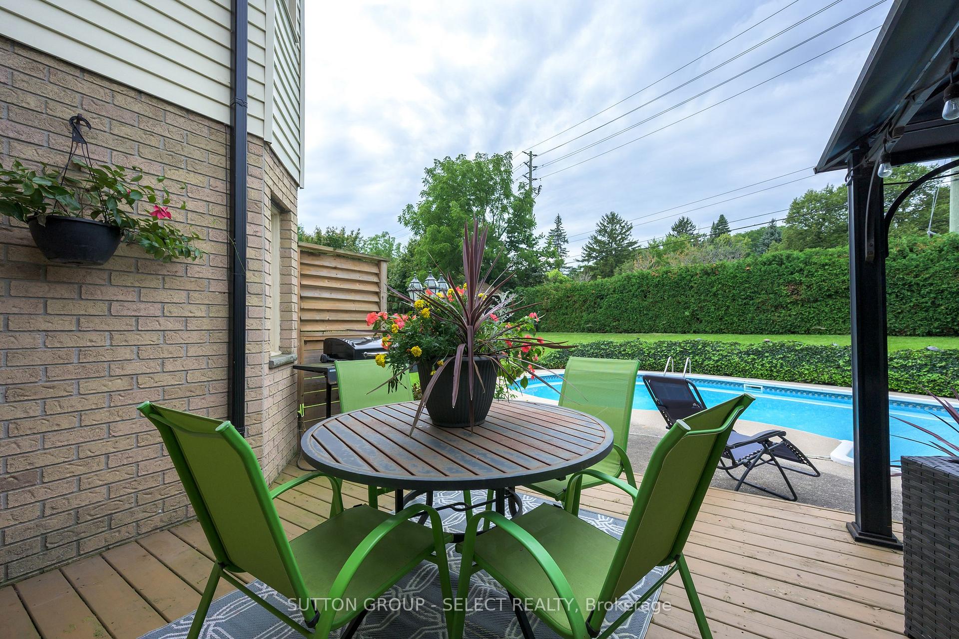 Photo 13 of 384 Eastcastle Place, London, North K — HOMEH