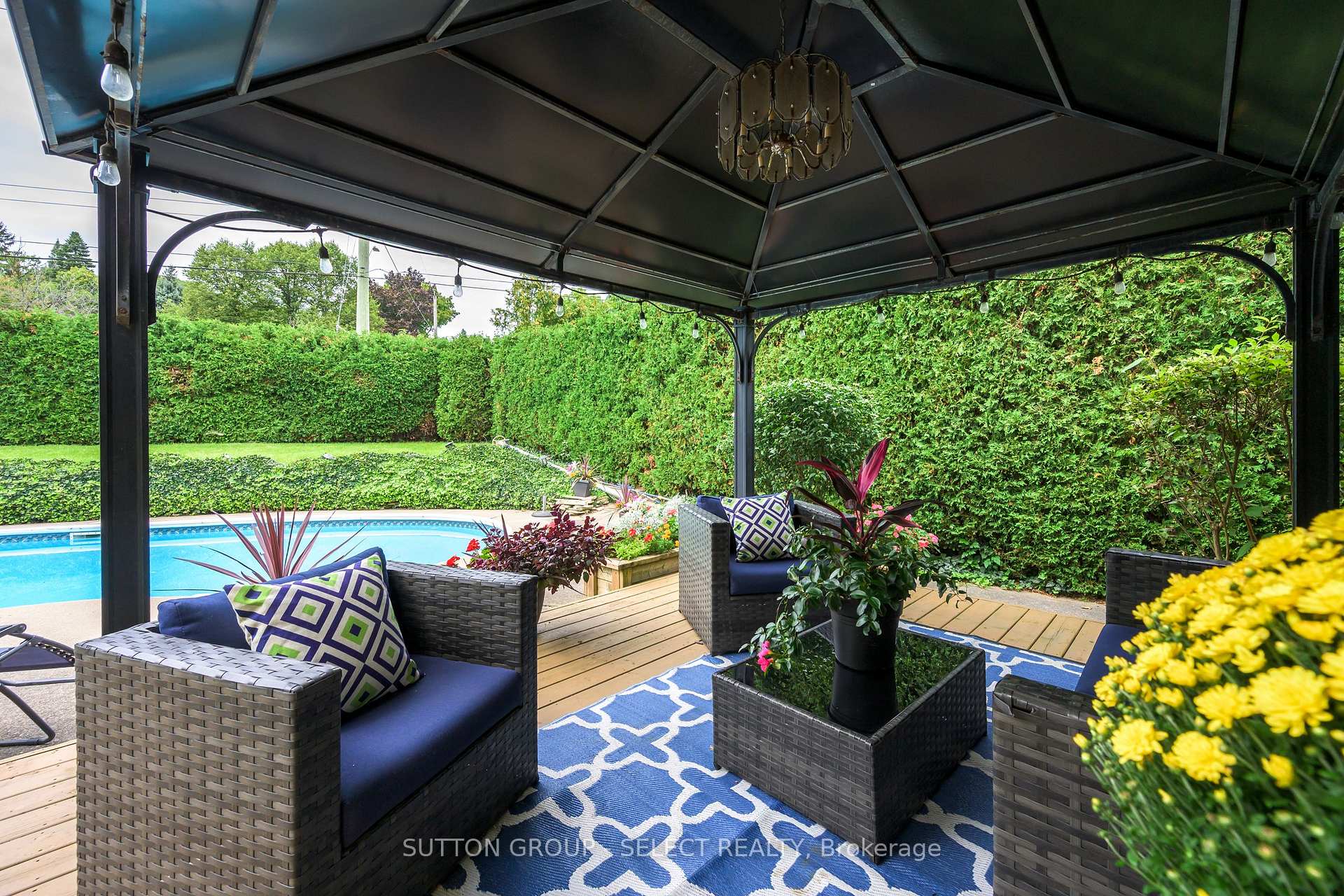 Photo 14 of 384 Eastcastle Place, London, North K — HOMEH