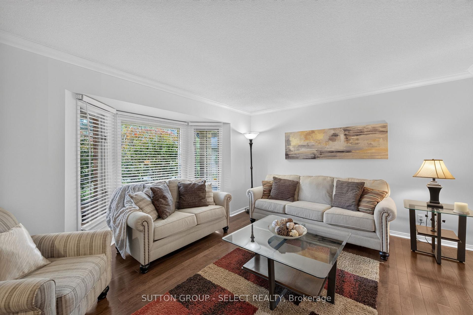 Photo 17 of 384 Eastcastle Place, London, North K — HOMEH