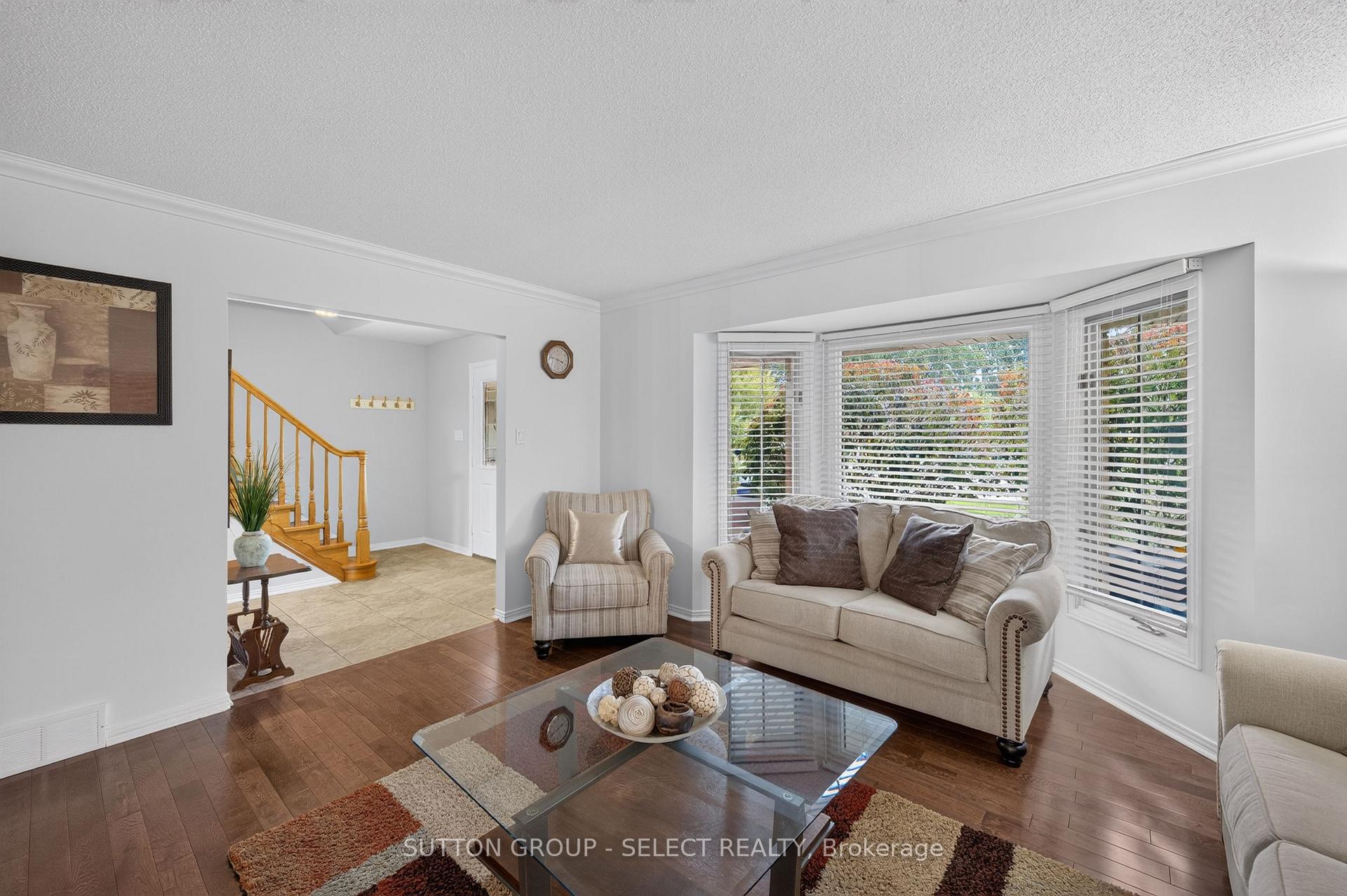 Photo 18 of 384 Eastcastle Place, London, North K — HOMEH