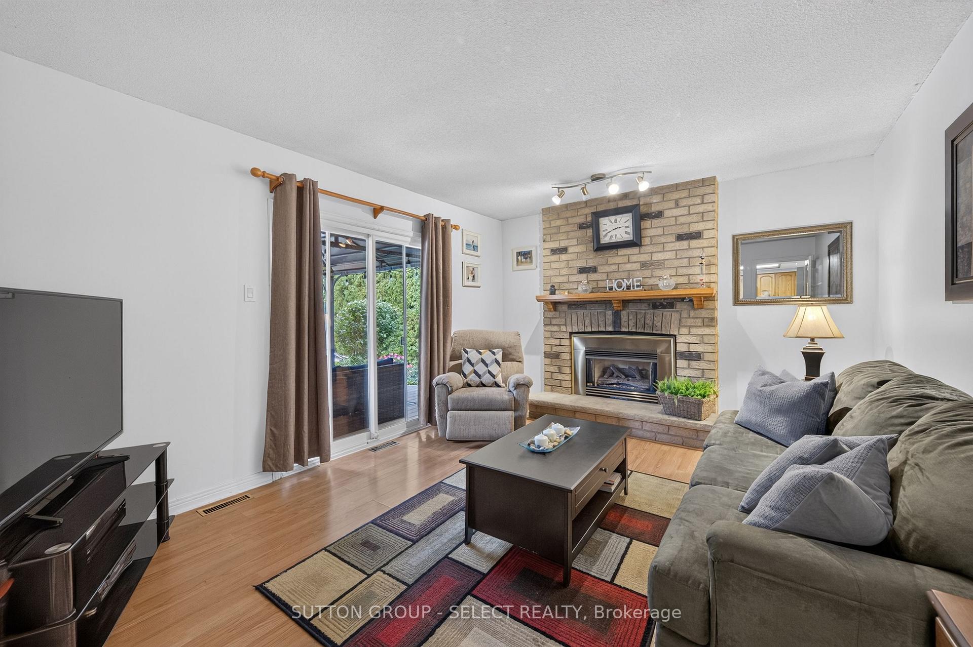 Photo 22 of 384 Eastcastle Place, London, North K — HOMEH