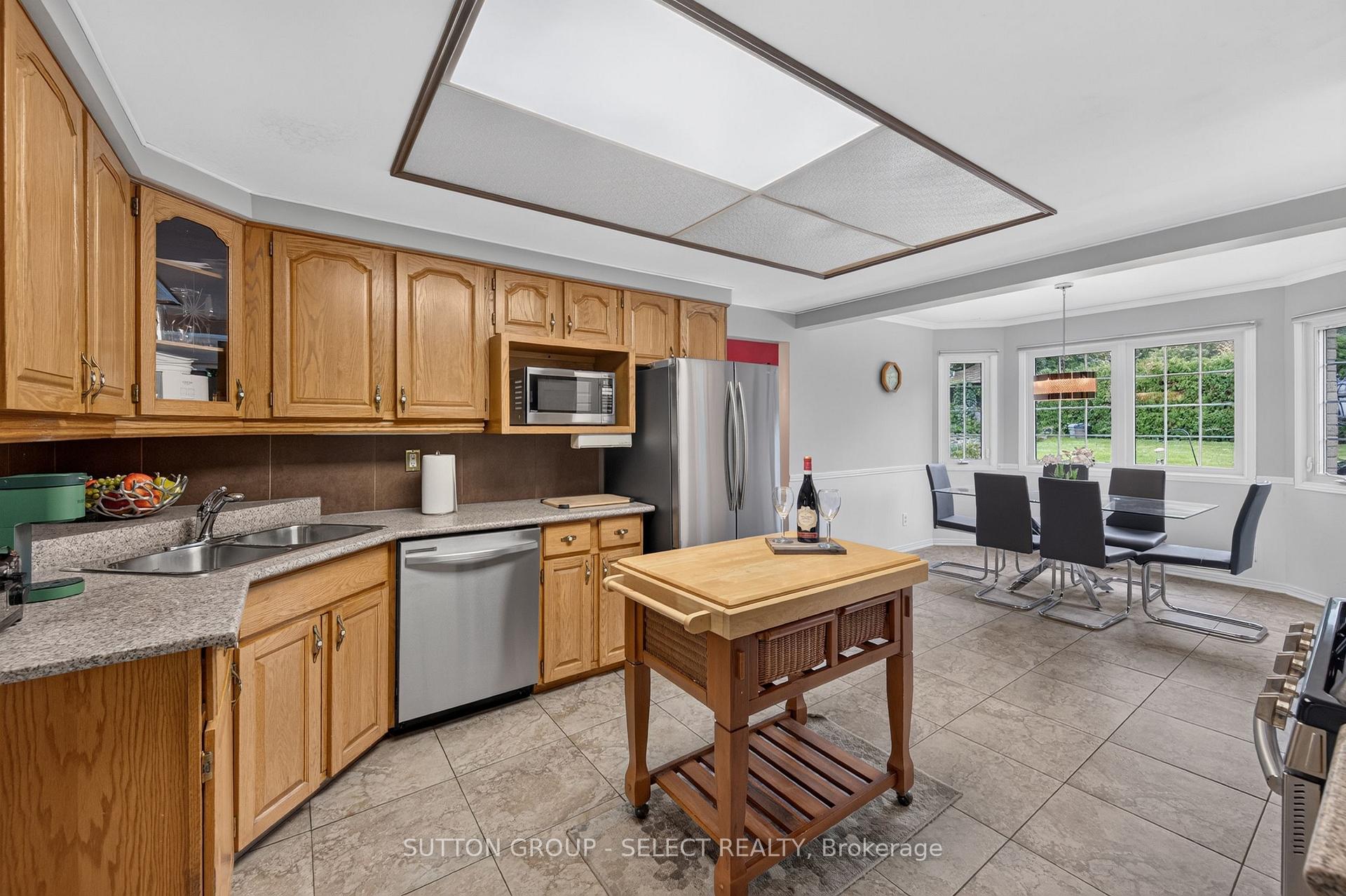 Photo 28 of 384 Eastcastle Place, London, North K — HOMEH