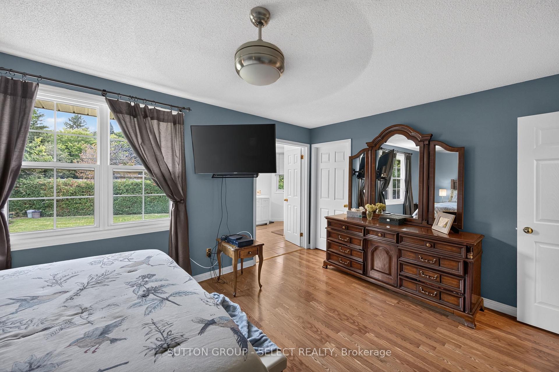 Photo 32 of 384 Eastcastle Place, London, North K — HOMEH