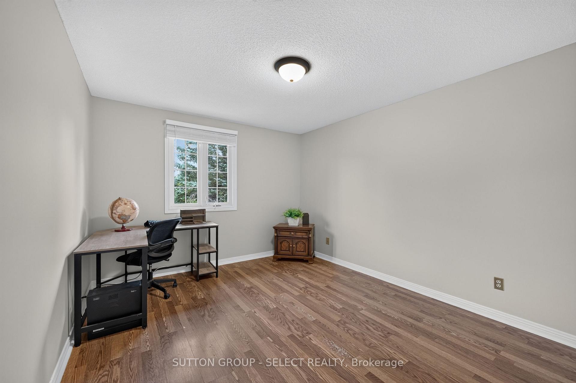 Photo 35 of 384 Eastcastle Place, London, North K — HOMEH