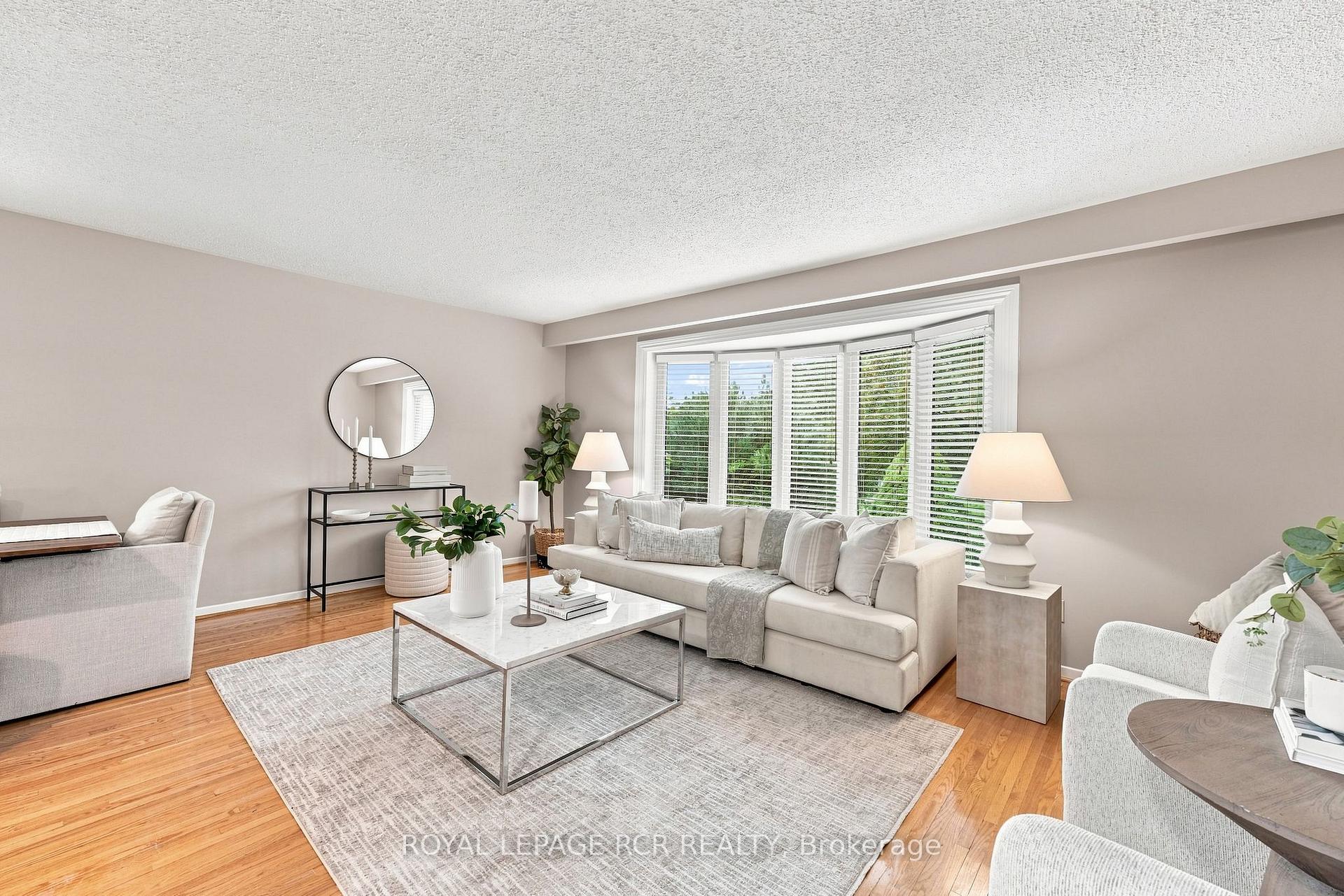 Photo 9 of 101 Hill Drive, Aurora, Aurora Heights — HOMEH