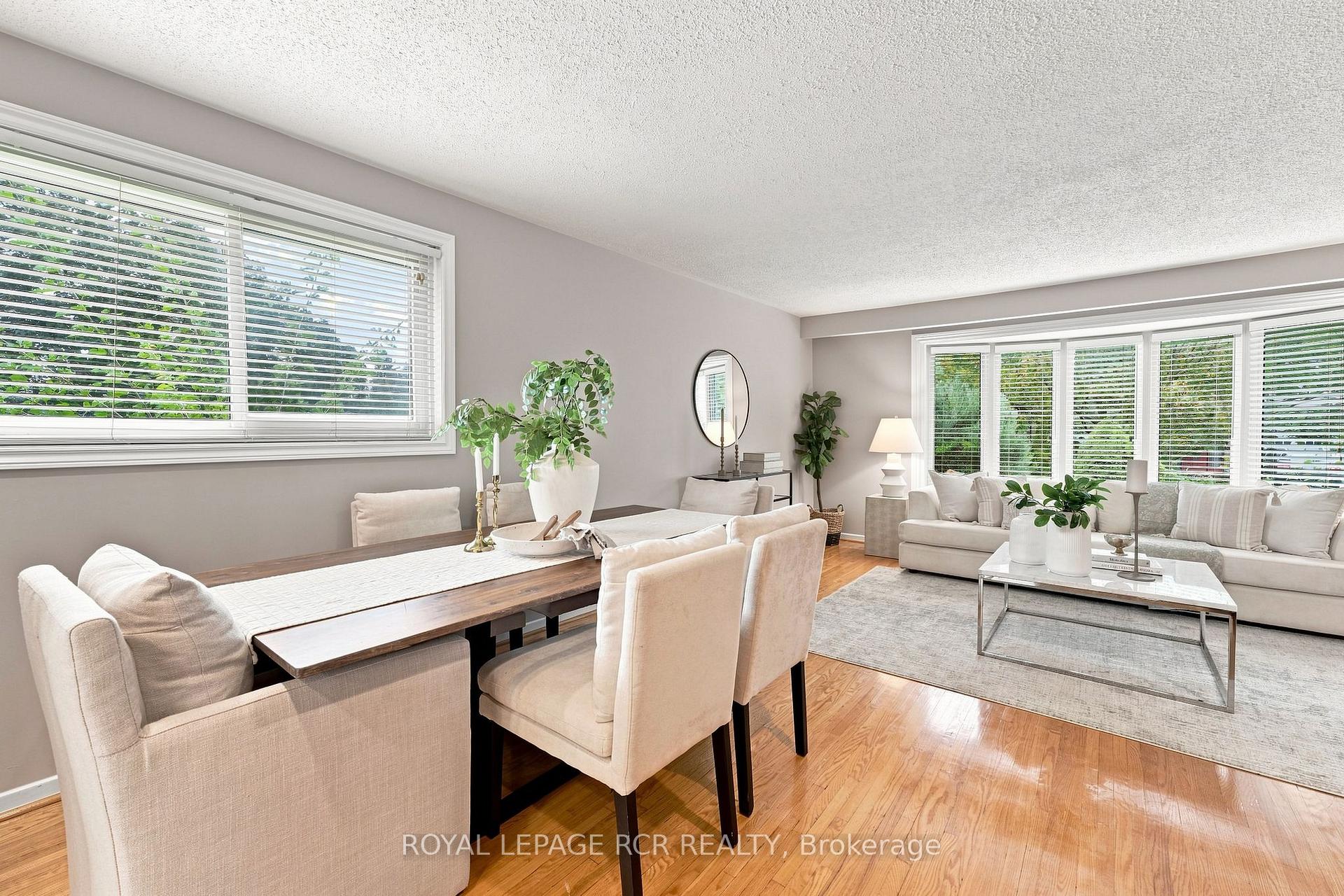 Photo 14 of 101 Hill Drive, Aurora, Aurora Heights — HOMEH