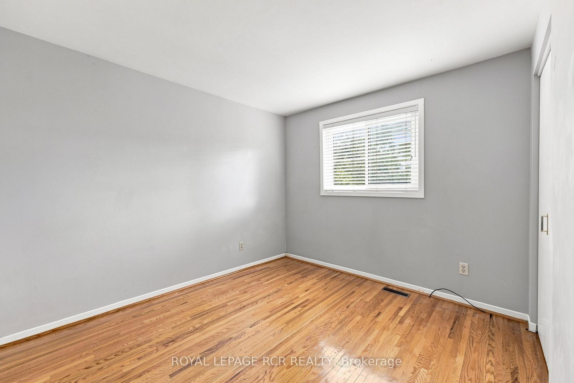 Photo 29 of 101 Hill Drive, Aurora, Aurora Heights — HOMEH