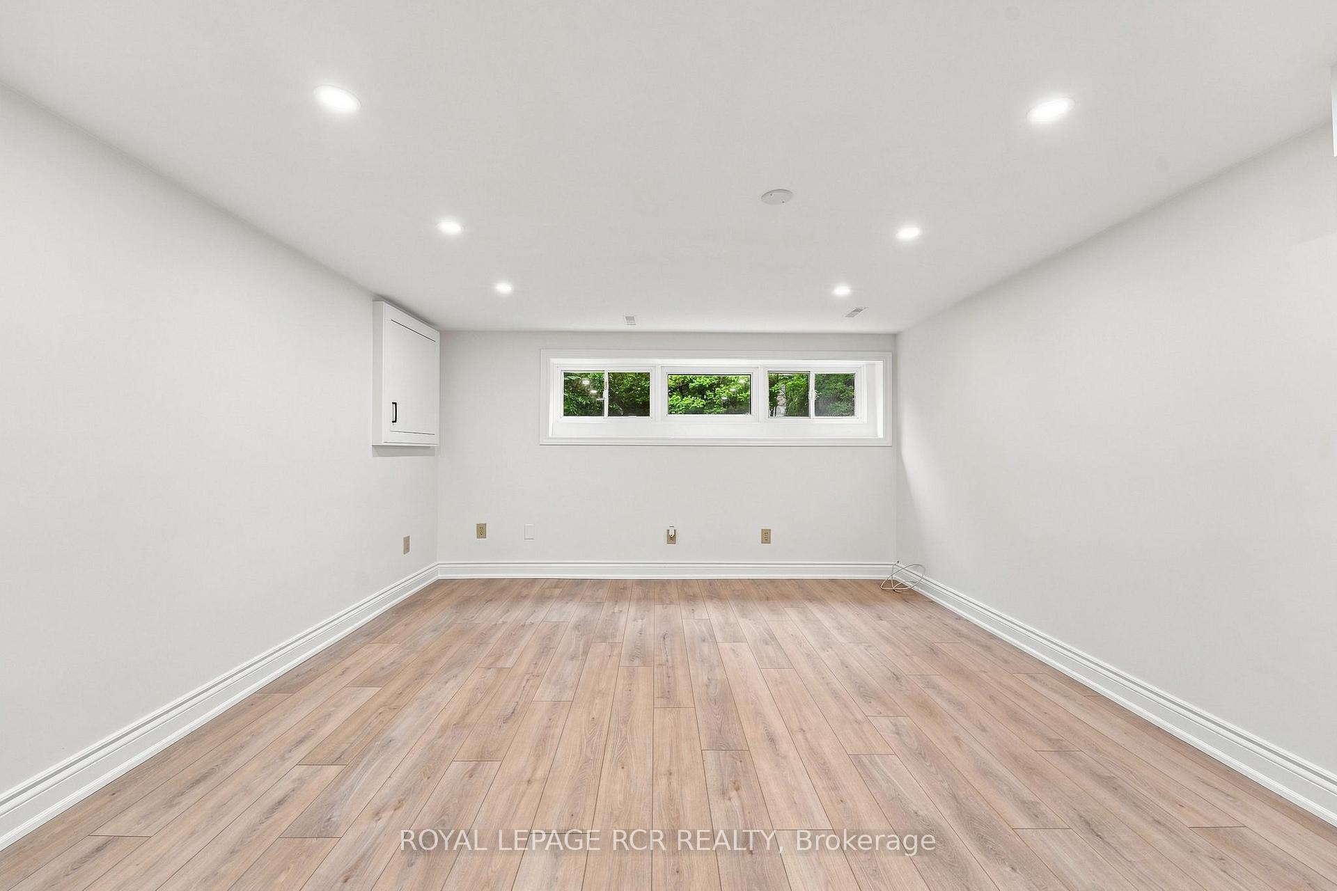 Photo 32 of 101 Hill Drive, Aurora, Aurora Heights — HOMEH