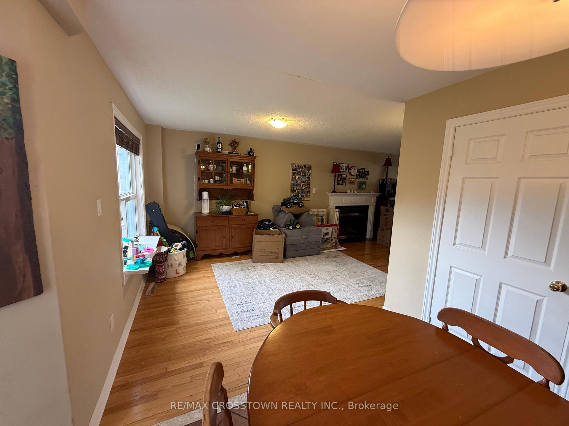 Photo 4 of Unit Upper, 22 Eaglestone Lane, Barrie, Ardagh — HOMEH