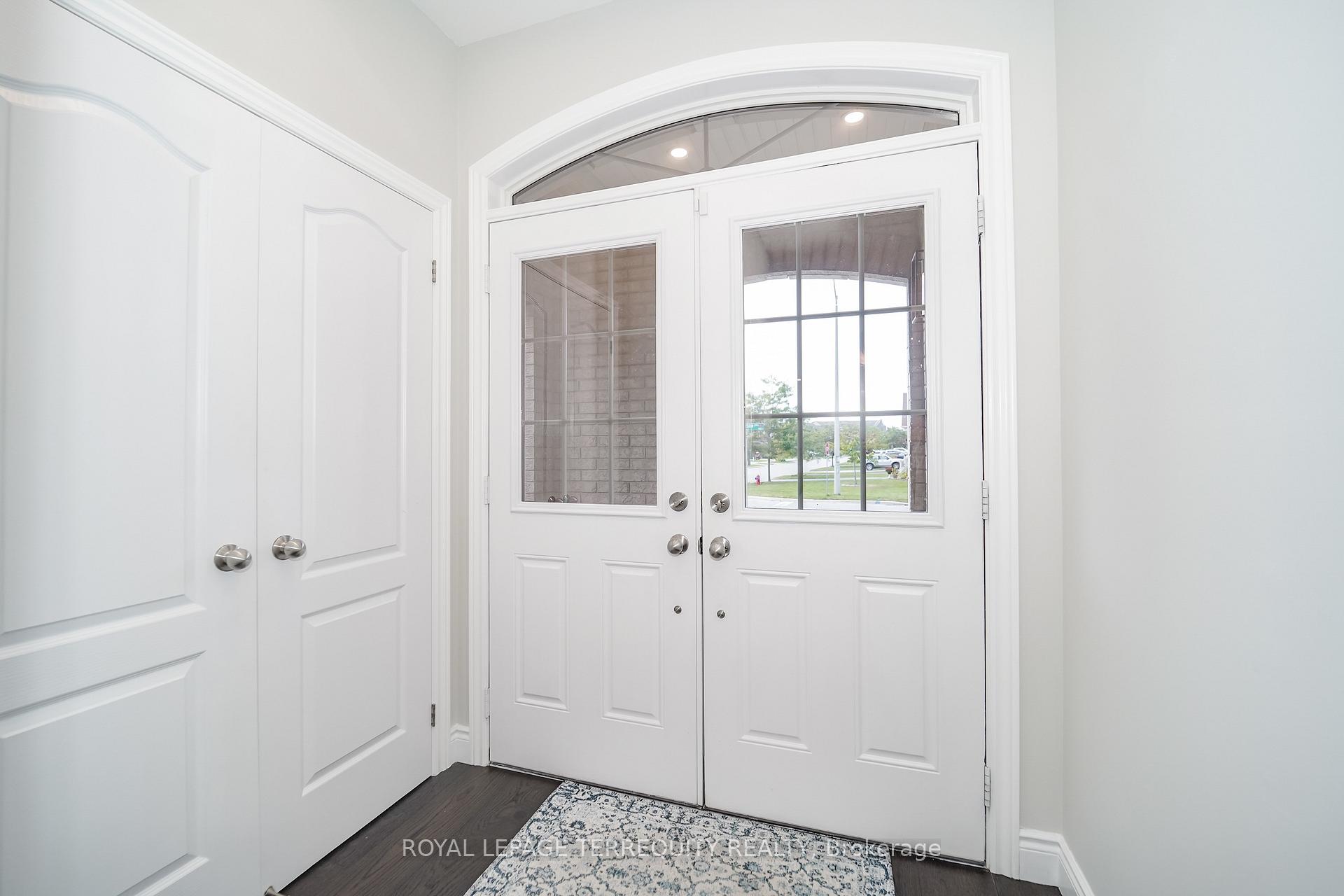 Photo 5 of 2162 Dawson Crescent, Innisfil, Alcona — HOMEH