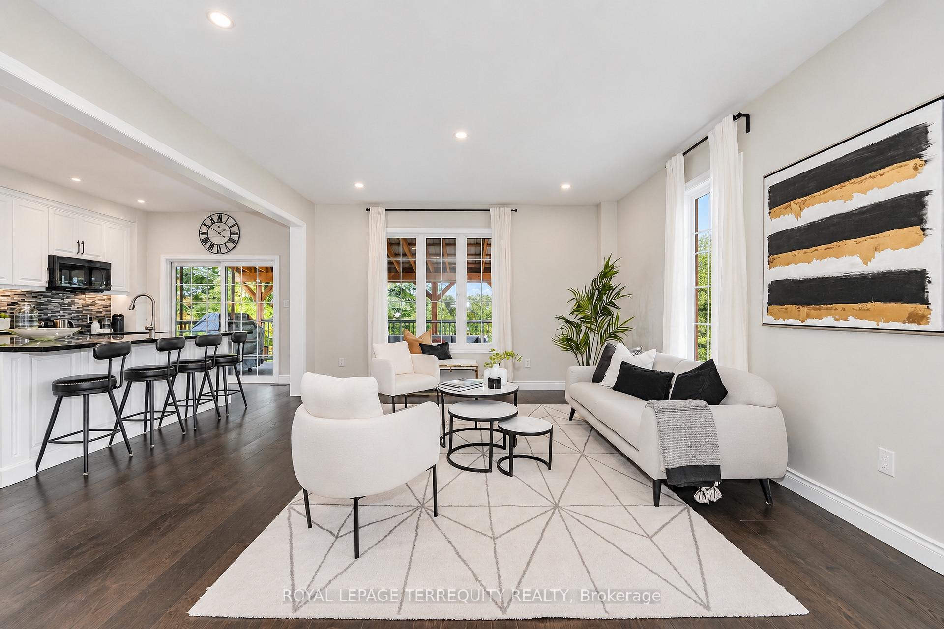 Photo 12 of 2162 Dawson Crescent, Innisfil, Alcona — HOMEH