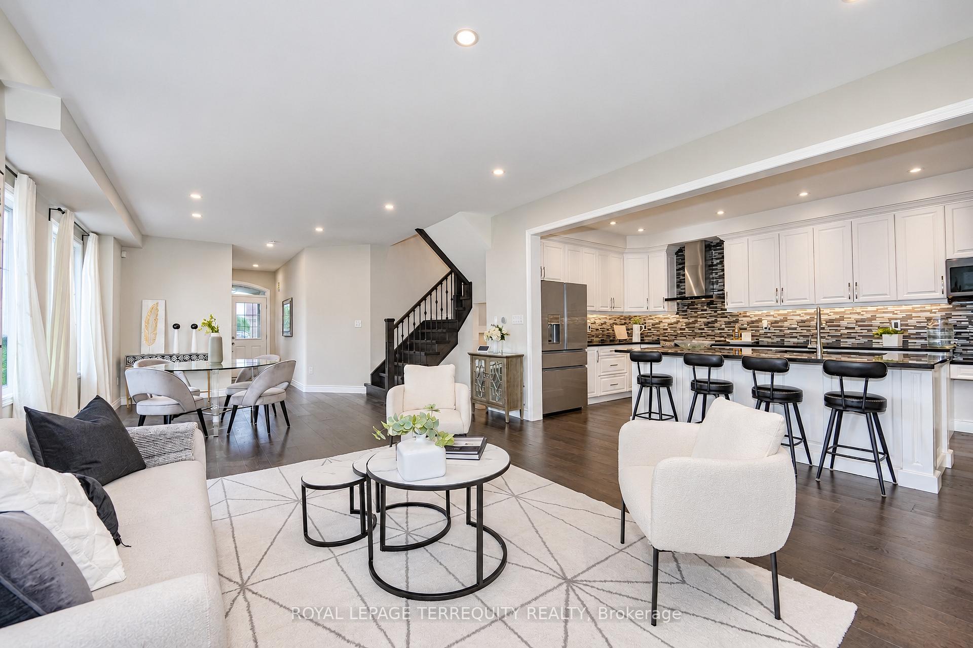 Photo 14 of 2162 Dawson Crescent, Innisfil, Alcona — HOMEH