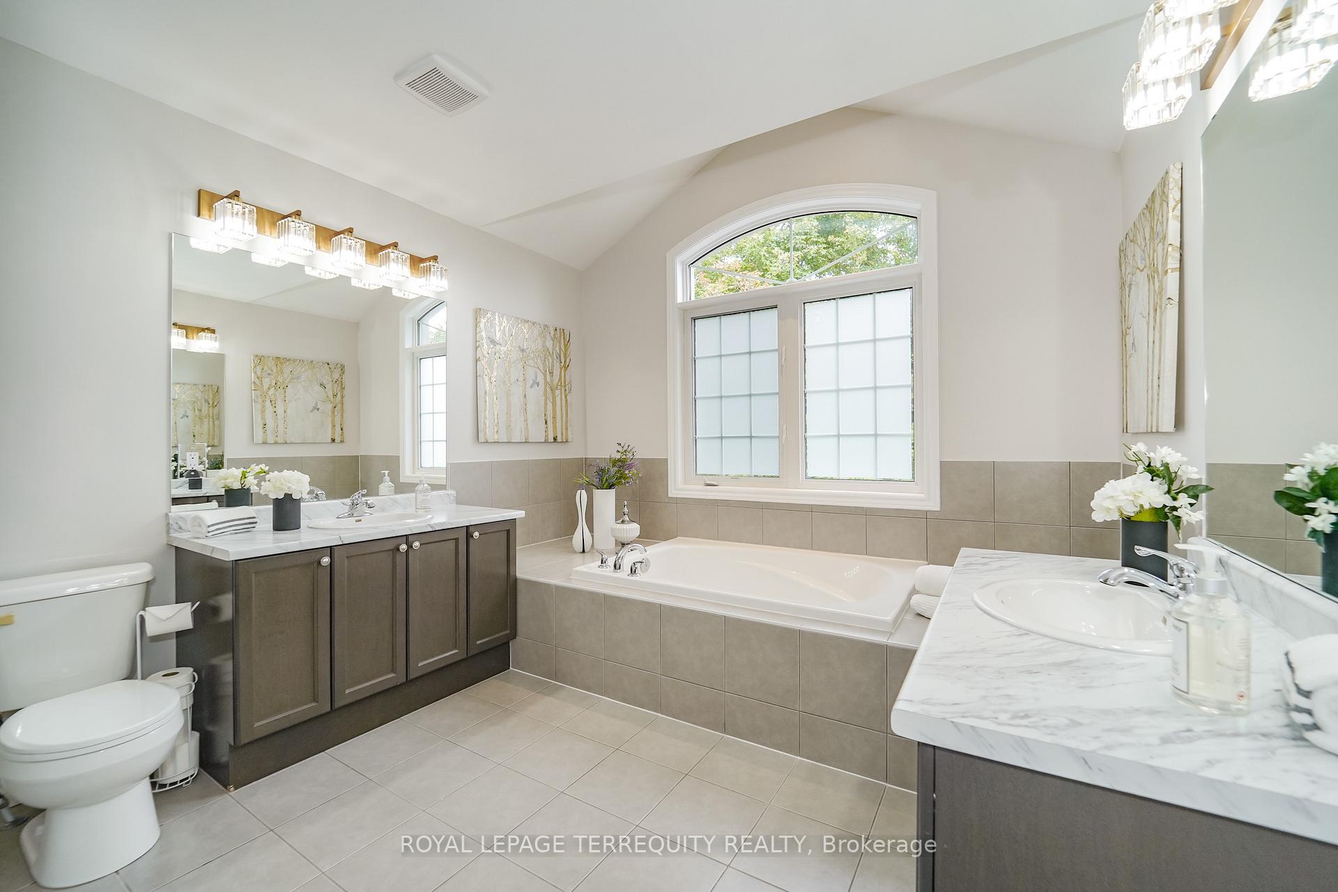 Photo 19 of 2162 Dawson Crescent, Innisfil, Alcona — HOMEH