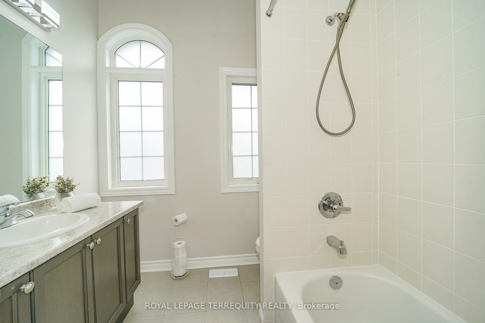 Photo 26 of 2162 Dawson Crescent, Innisfil, Alcona — HOMEH