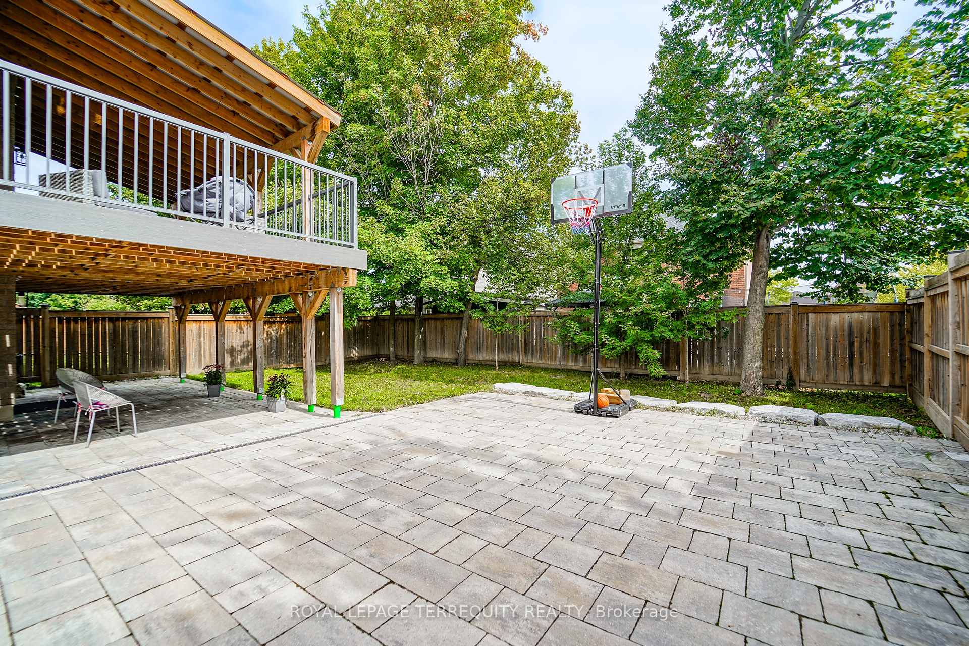 Photo 32 of 2162 Dawson Crescent, Innisfil, Alcona — HOMEH