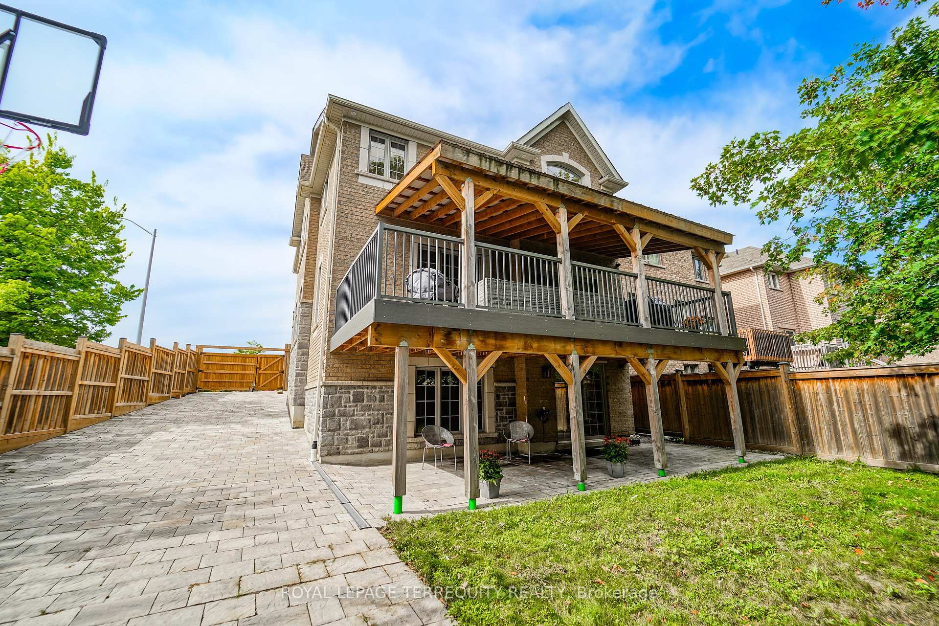 Photo 36 of 2162 Dawson Crescent, Innisfil, Alcona — HOMEH