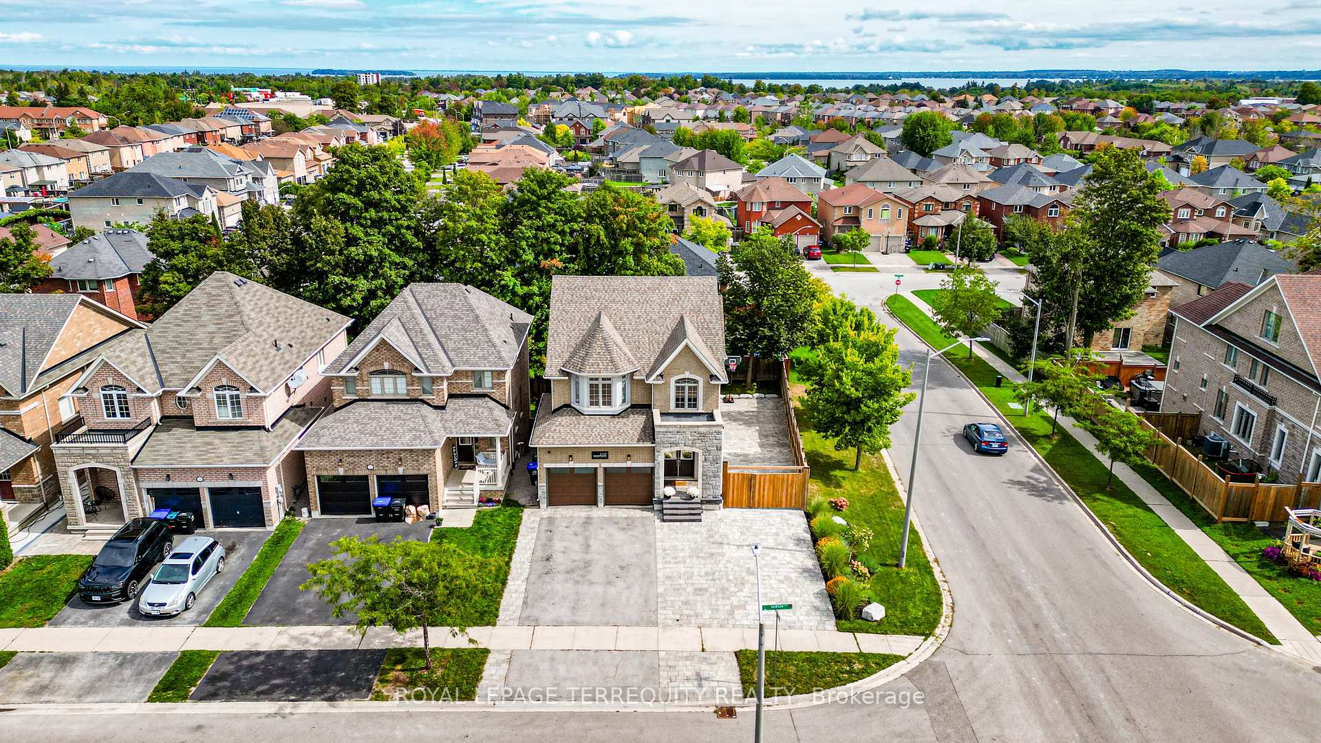 Photo 42 of 2162 Dawson Crescent, Innisfil, Alcona — HOMEH