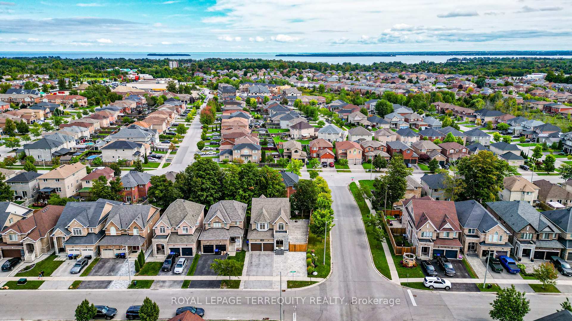 Photo 44 of 2162 Dawson Crescent, Innisfil, Alcona — HOMEH
