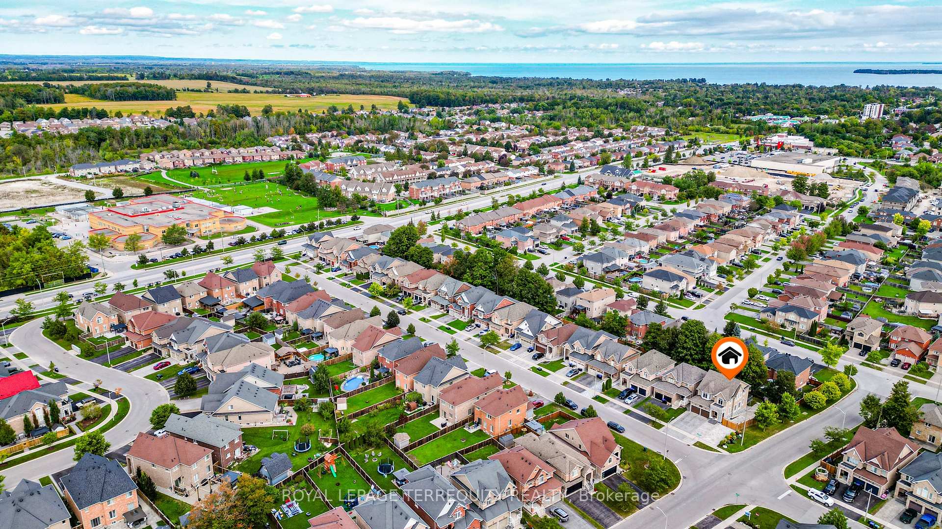 Photo 46 of 2162 Dawson Crescent, Innisfil, Alcona — HOMEH