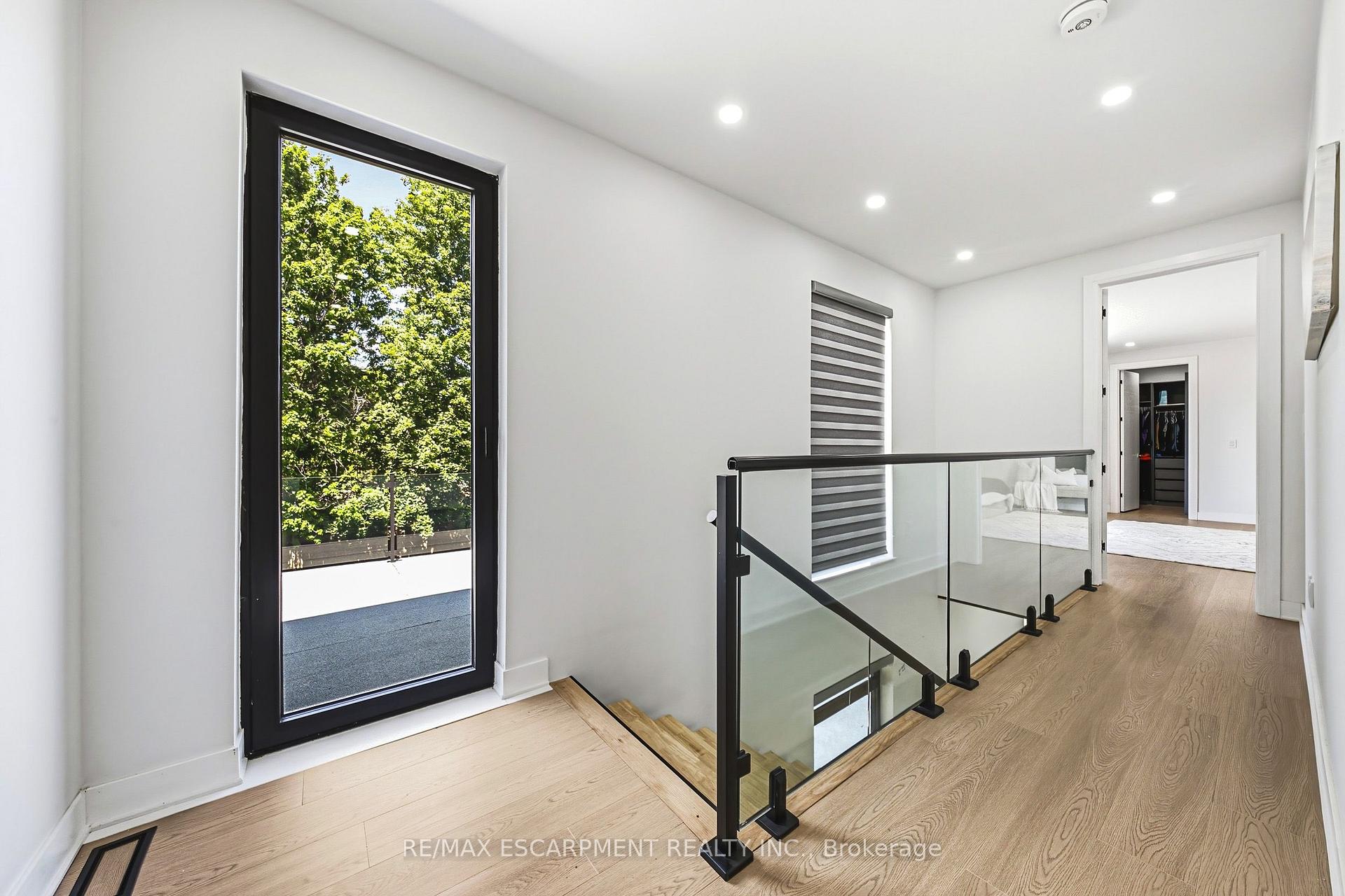 Photo 12 of 4511 Guelph Line, Burlington, Rural Burlington — HOMEH