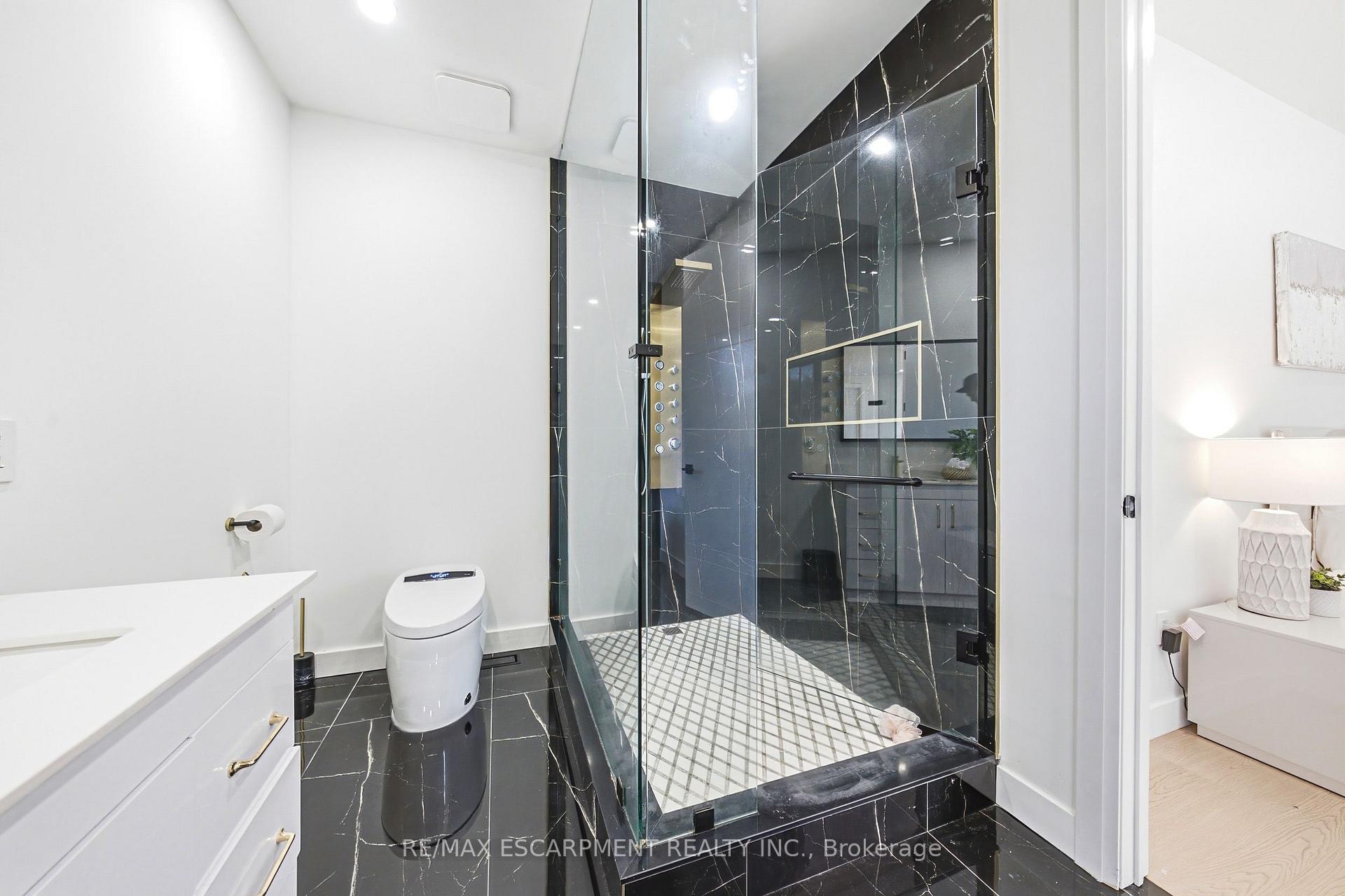 Photo 16 of 4511 Guelph Line, Burlington, Rural Burlington — HOMEH