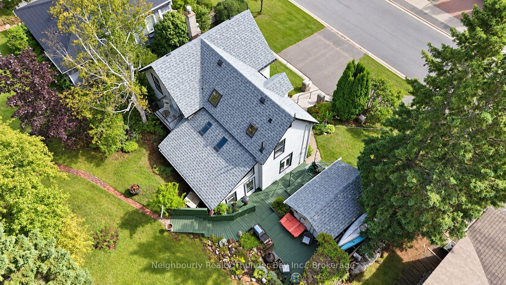 Photo 3 of 24 Peter Street, Thunder Bay, College Heights — HOMEH