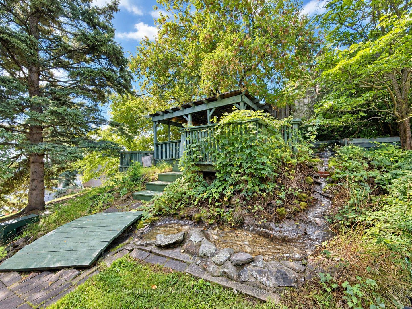 Photo 8 of 24 Peter Street, Thunder Bay, College Heights — HOMEH