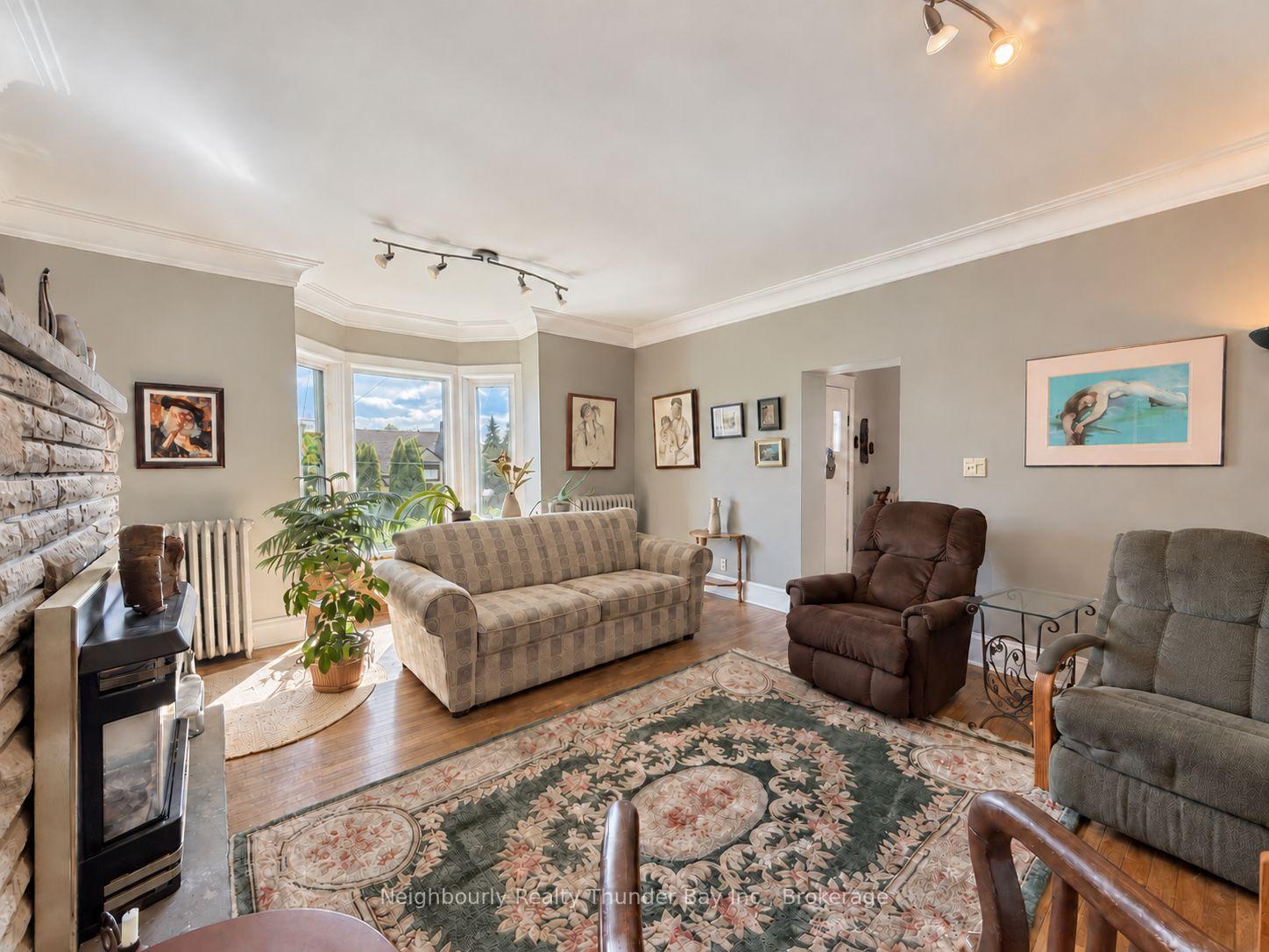 Photo 9 of 24 Peter Street, Thunder Bay, College Heights — HOMEH